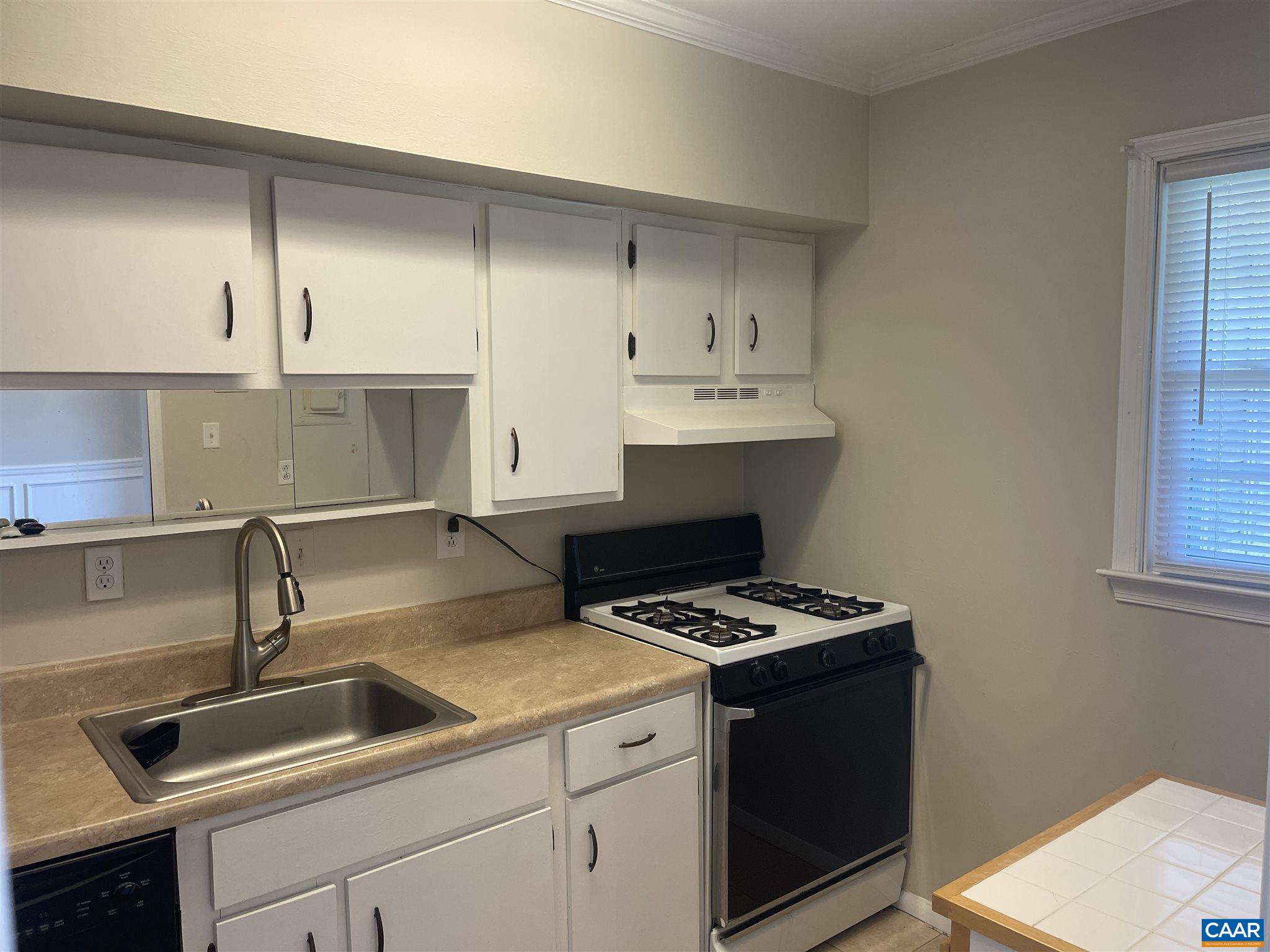 157 HESSIAN HILLS WAY Unit: 3