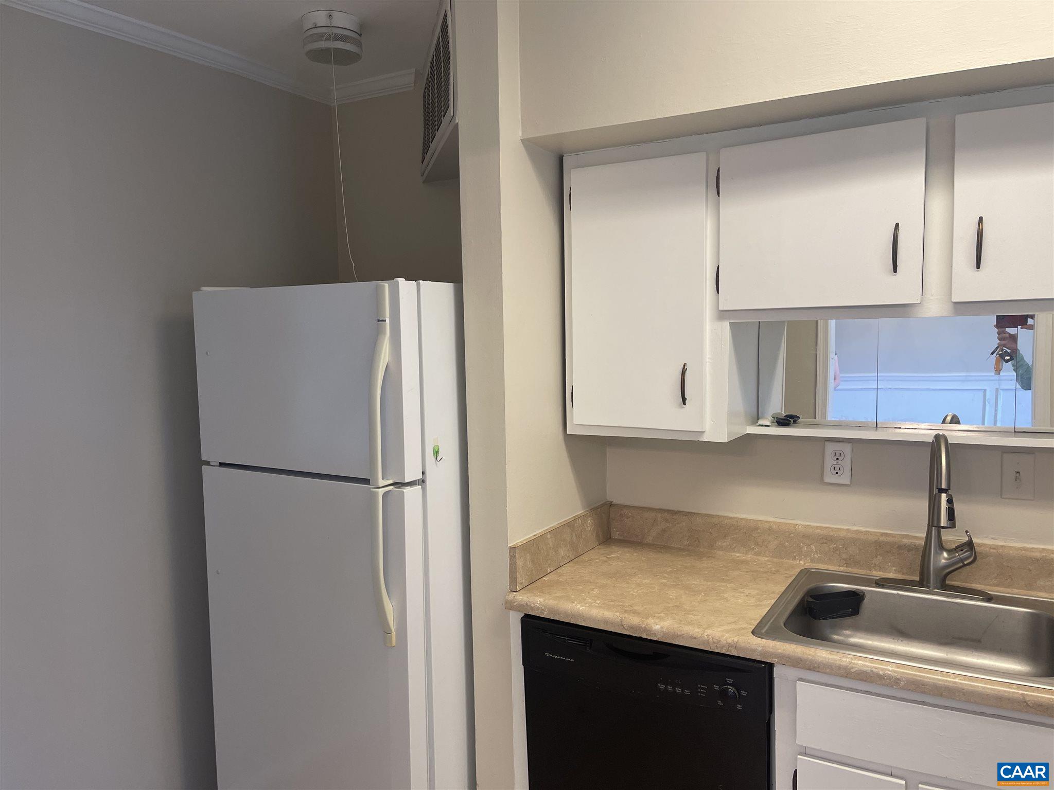 157 HESSIAN HILLS WAY Unit: 3