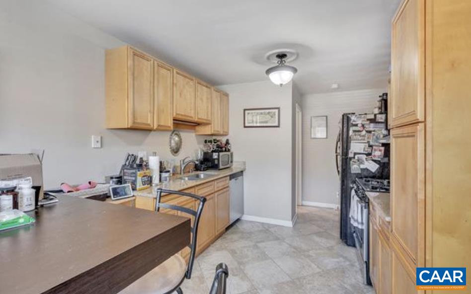 2420 ARLINGTON BLVD Unit: a2