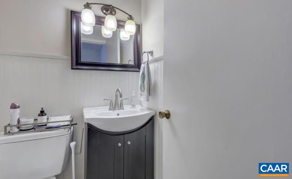 2420 ARLINGTON BLVD Unit: a2