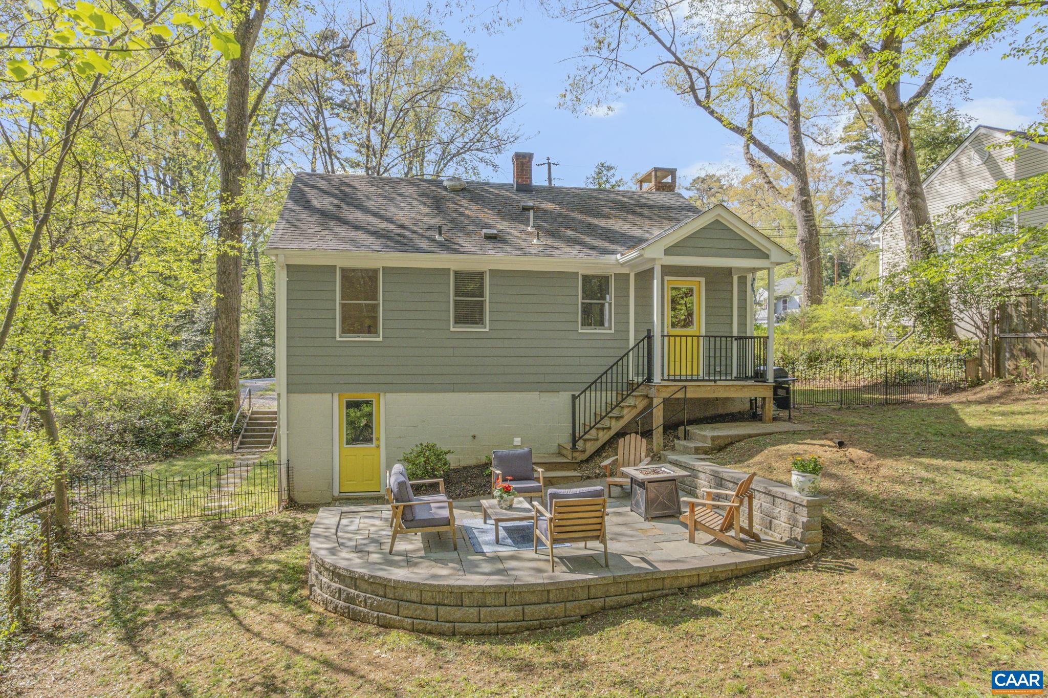 1508 ROSE HILL DR