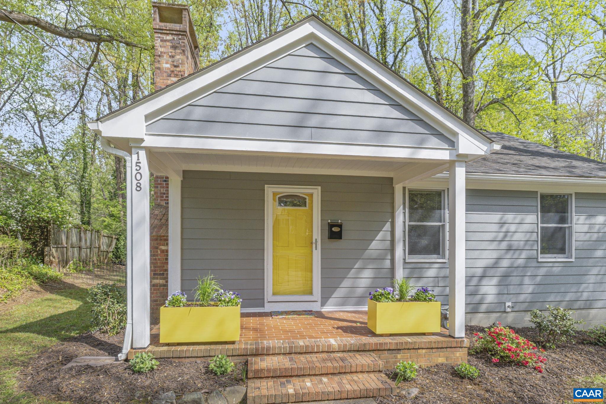 1508 ROSE HILL DR