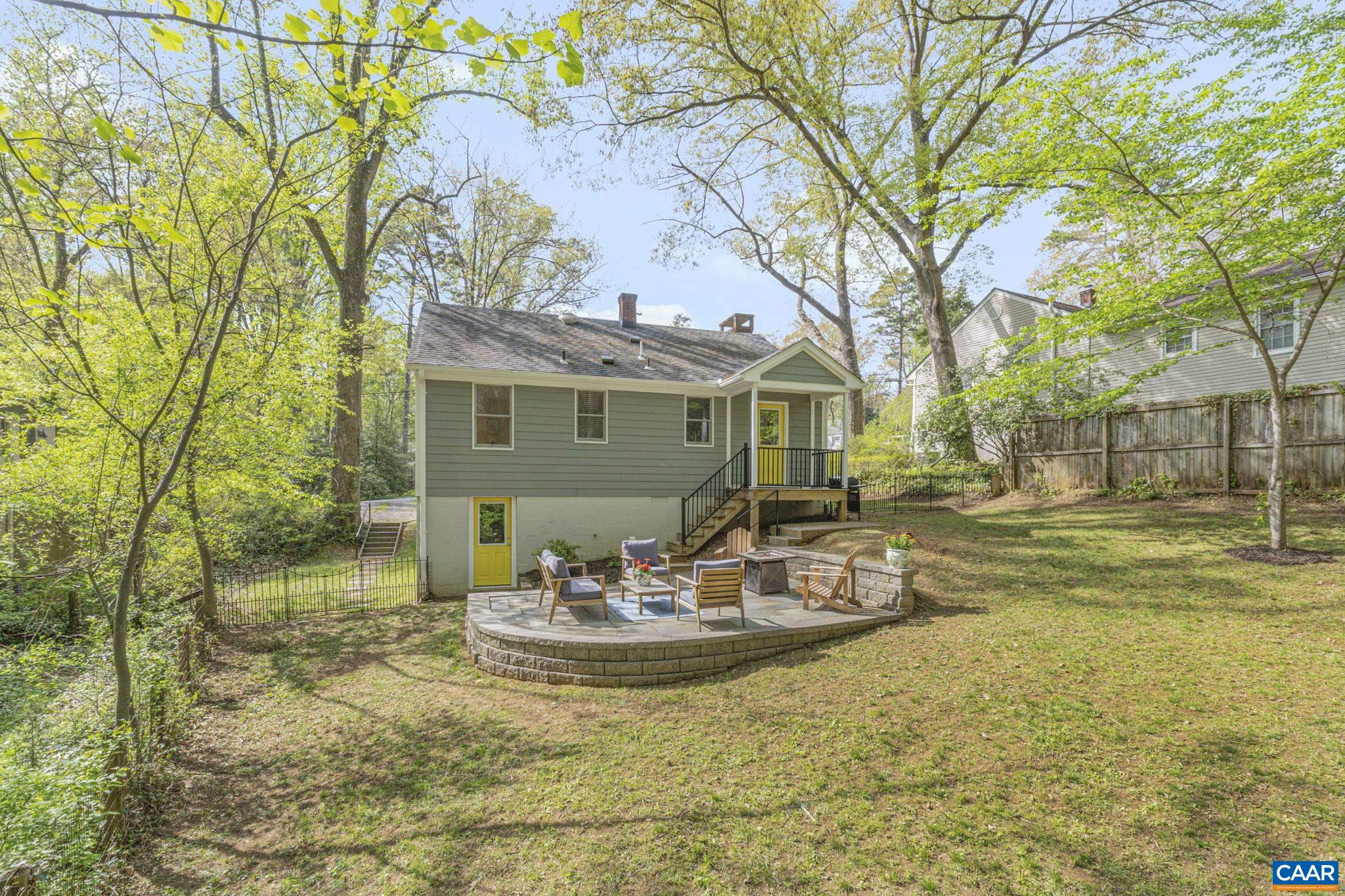 1508 ROSE HILL DR