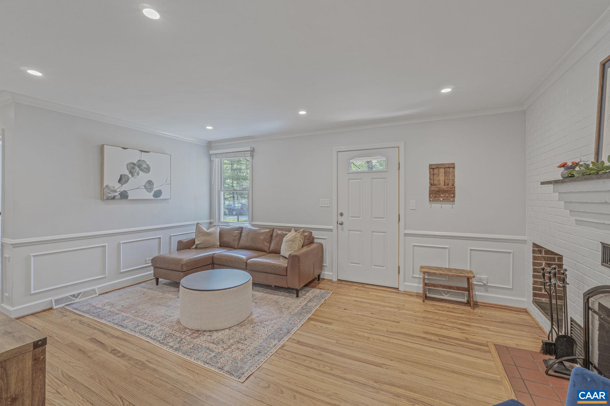 1508 ROSE HILL DR