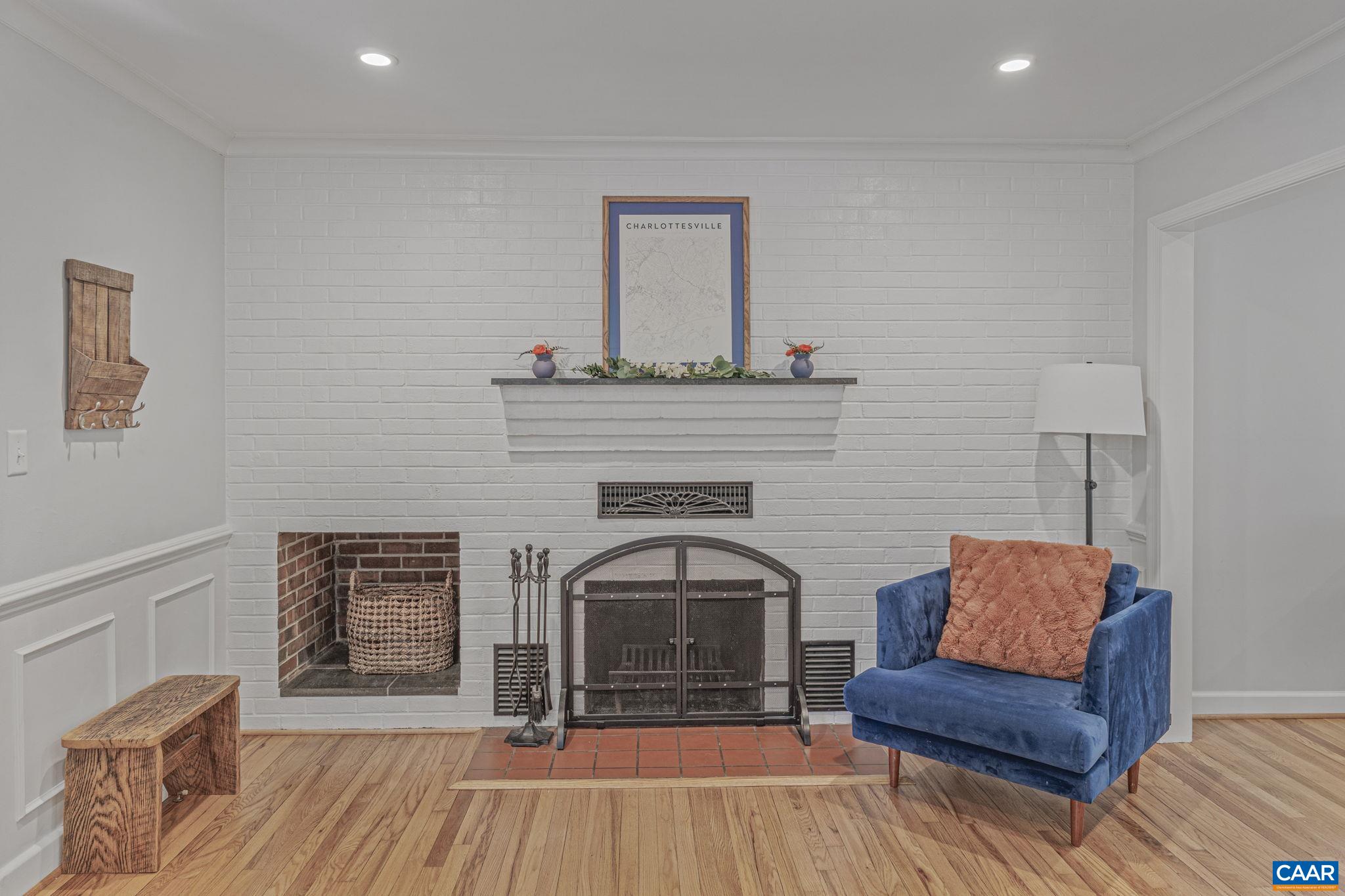 1508 ROSE HILL DR