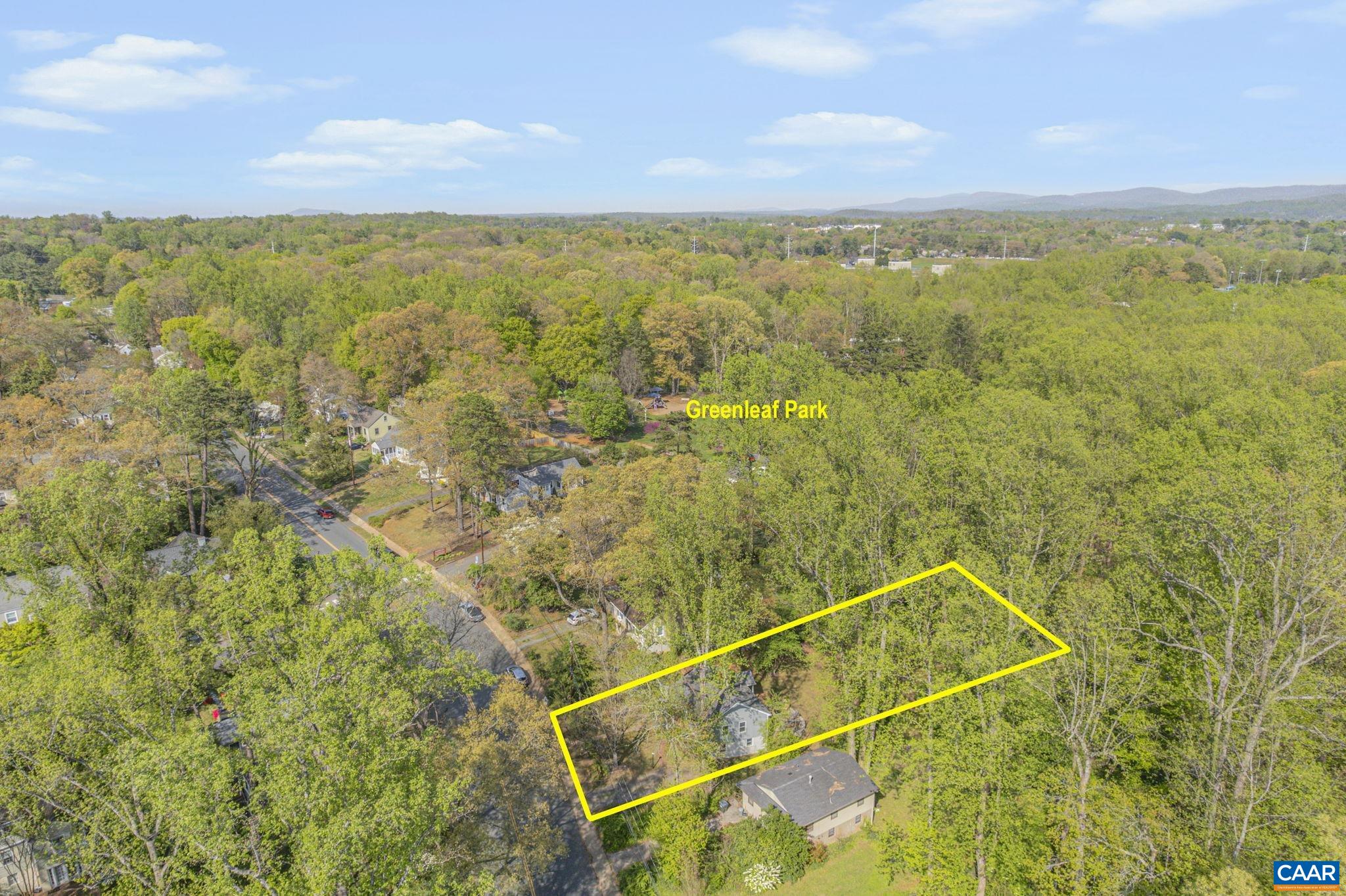 1508 ROSE HILL DR