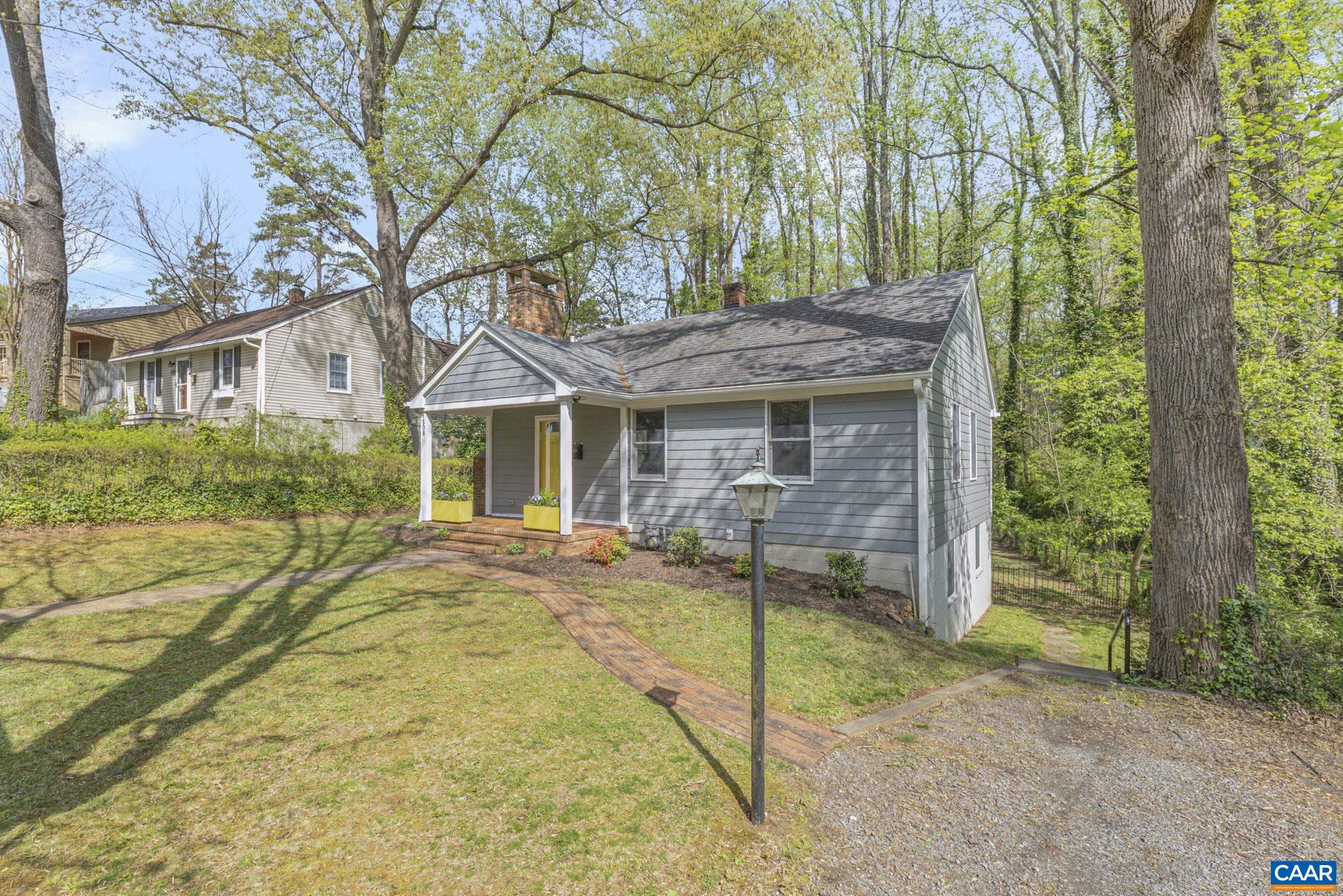 1508 ROSE HILL DR