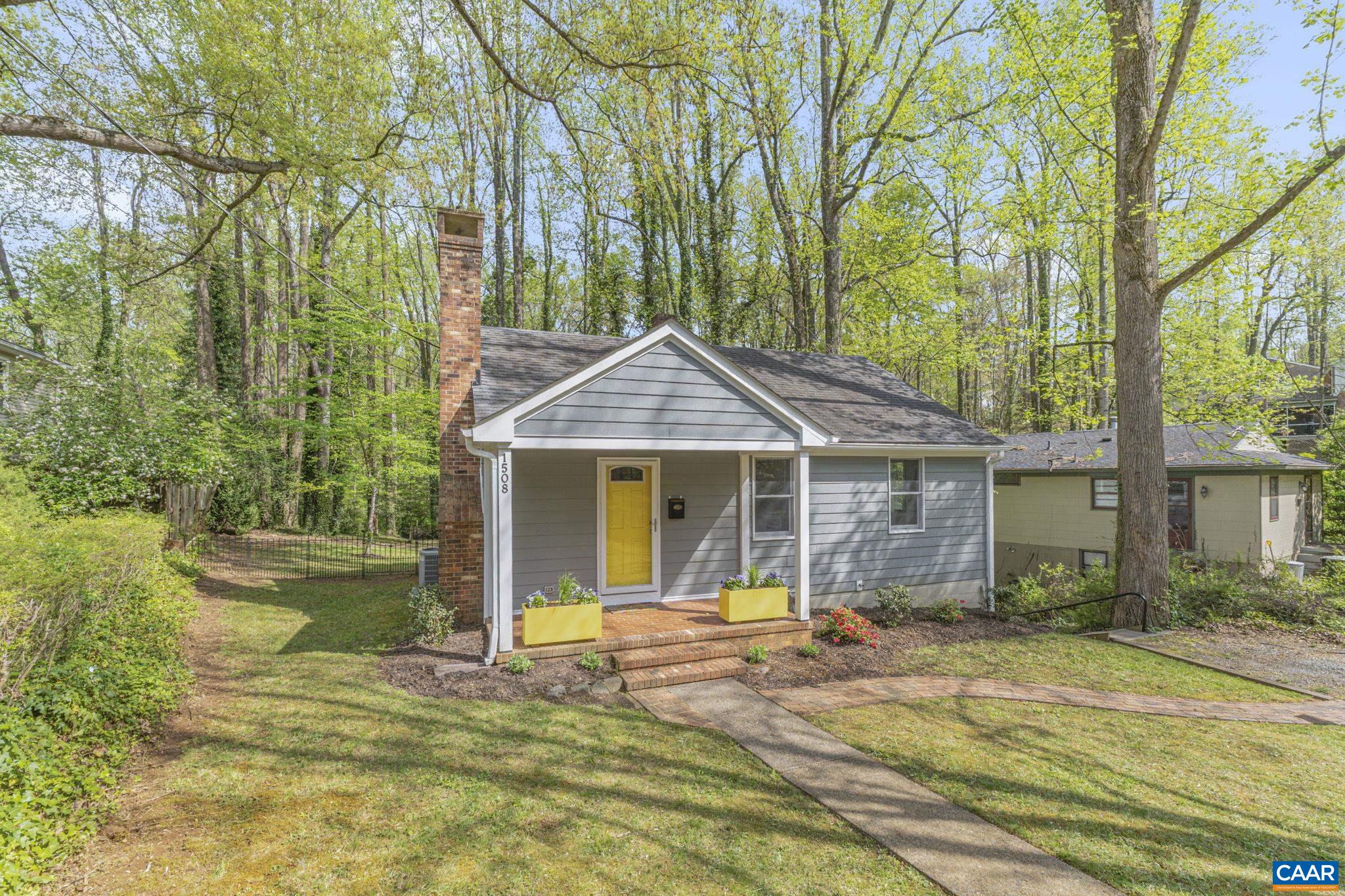 1508 ROSE HILL DR