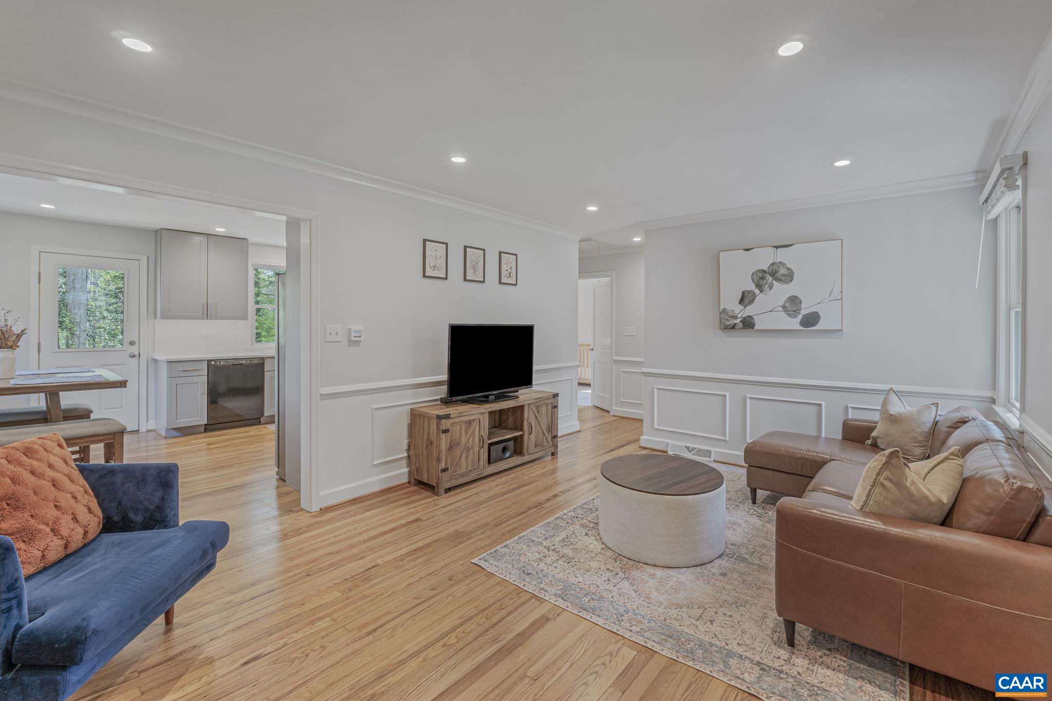 1508 ROSE HILL DR