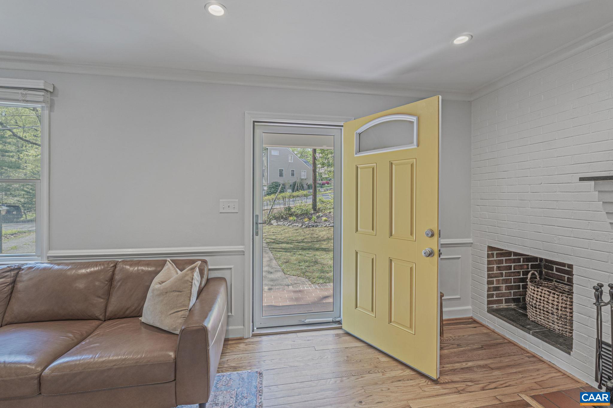 1508 ROSE HILL DR