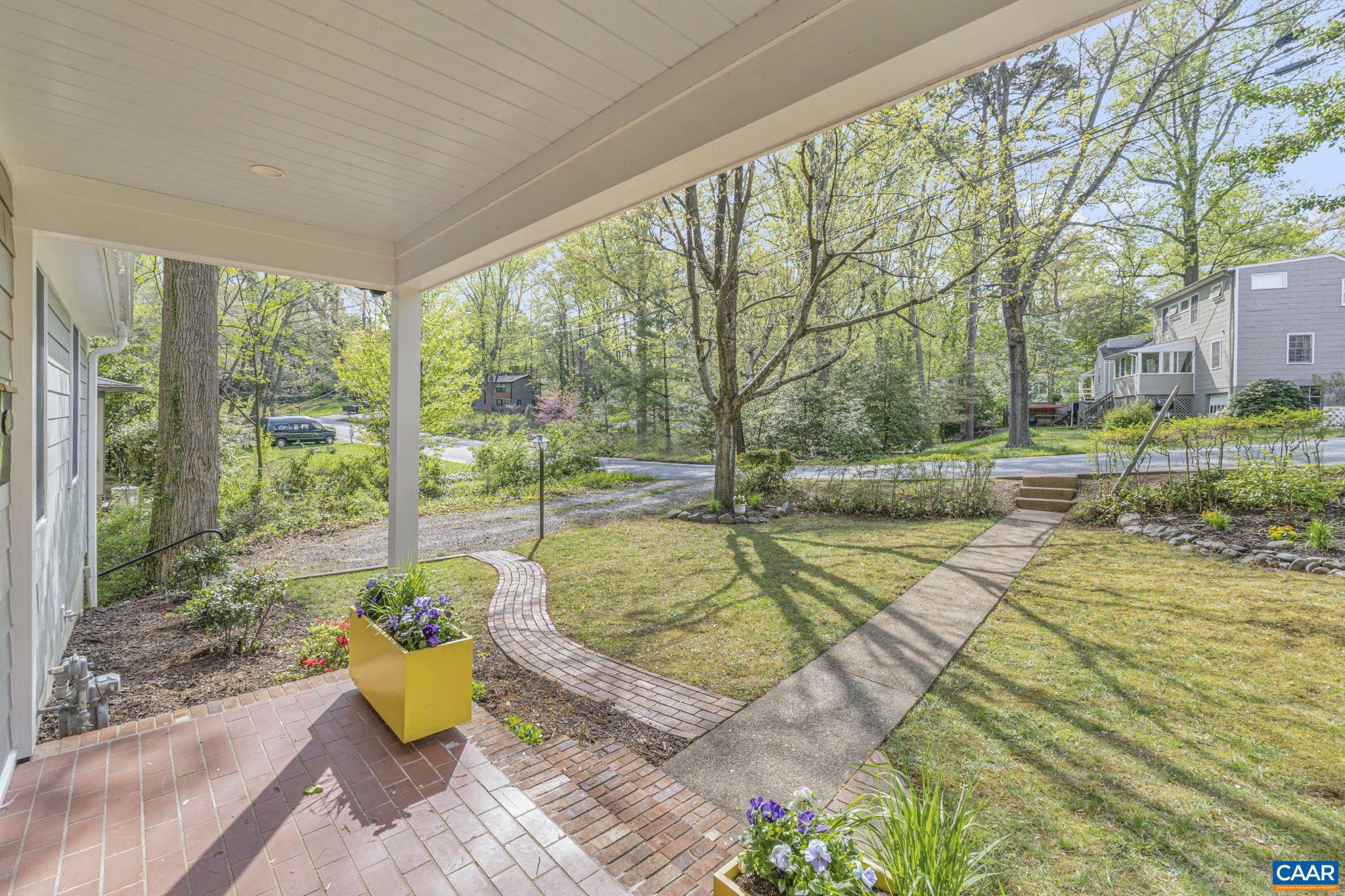 1508 ROSE HILL DR