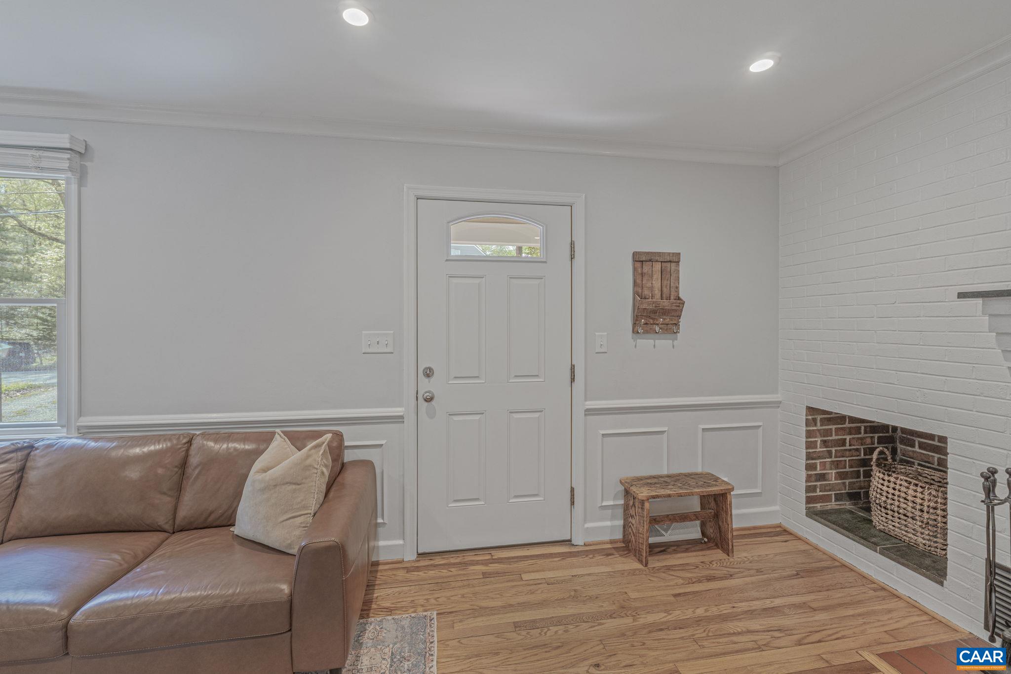 1508 ROSE HILL DR