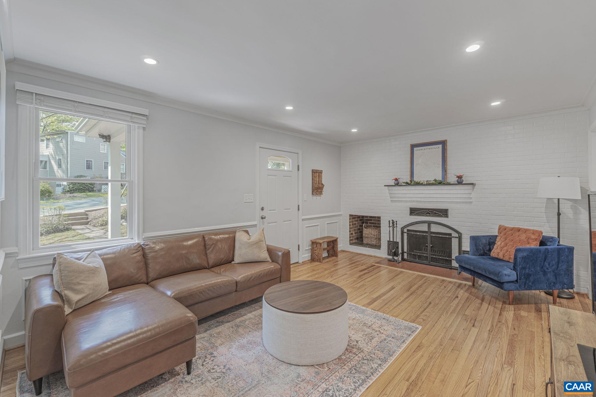 1508 ROSE HILL DR