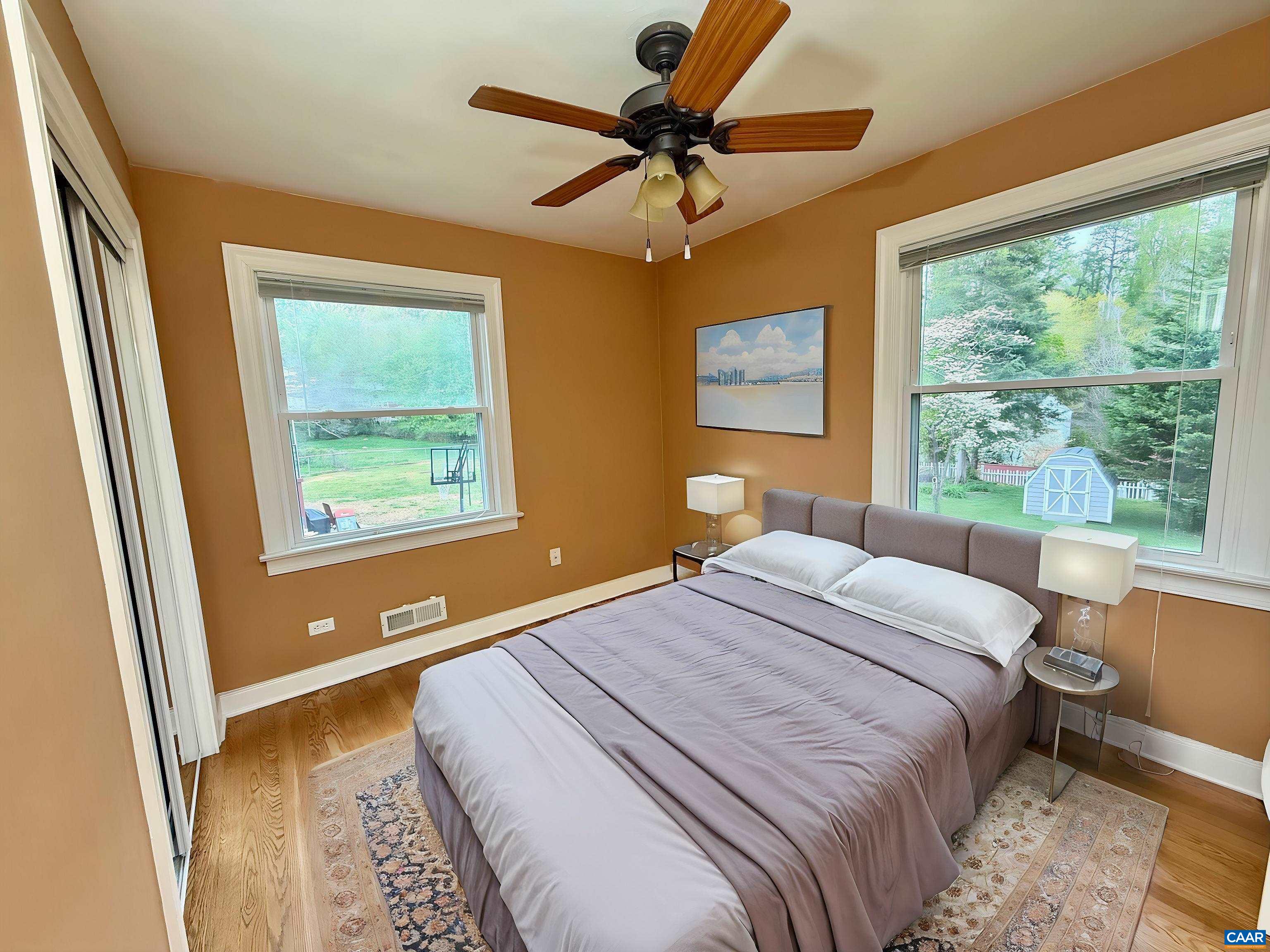 405 MOSELEY DR