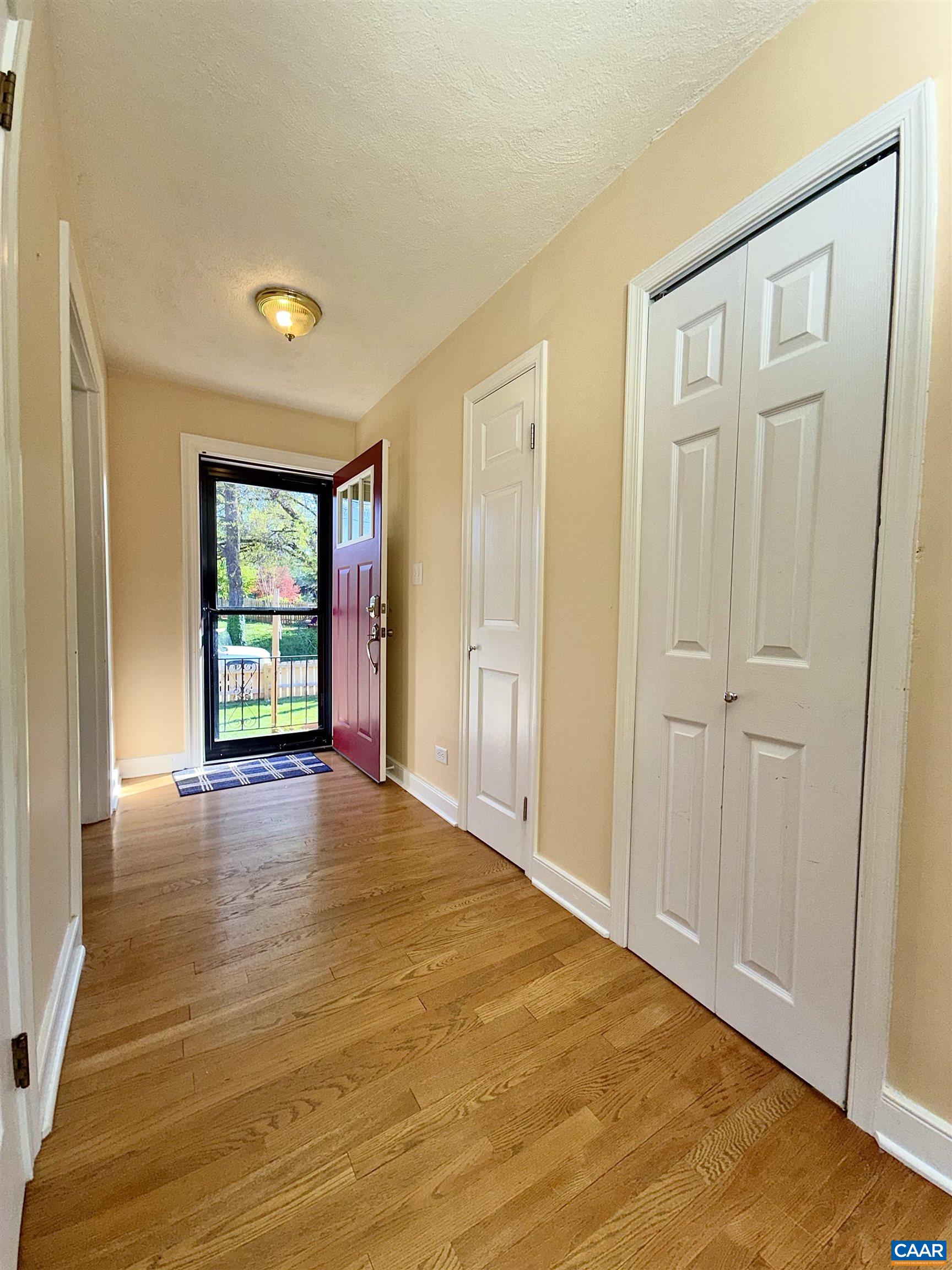 405 MOSELEY DR