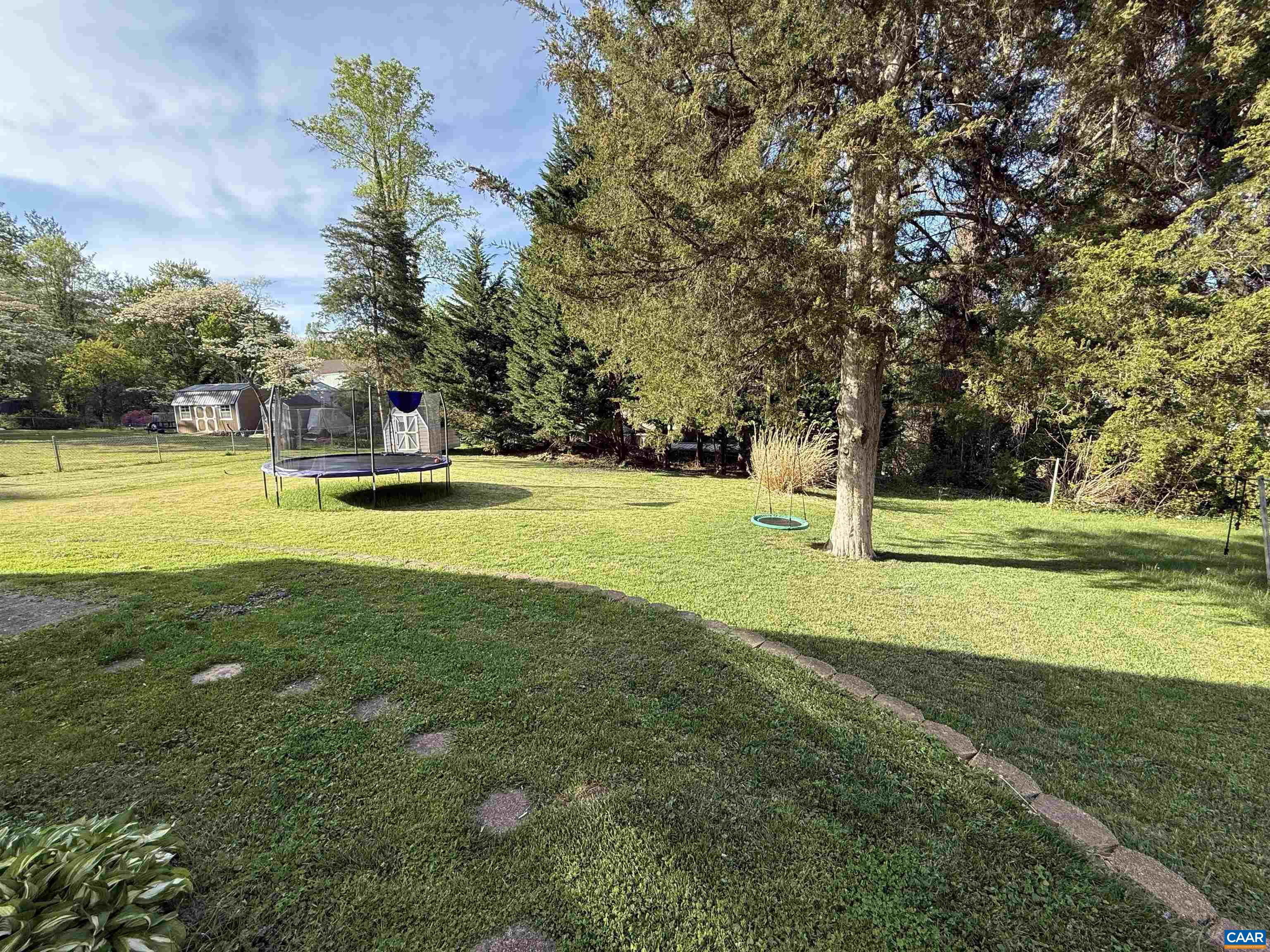 405 MOSELEY DR