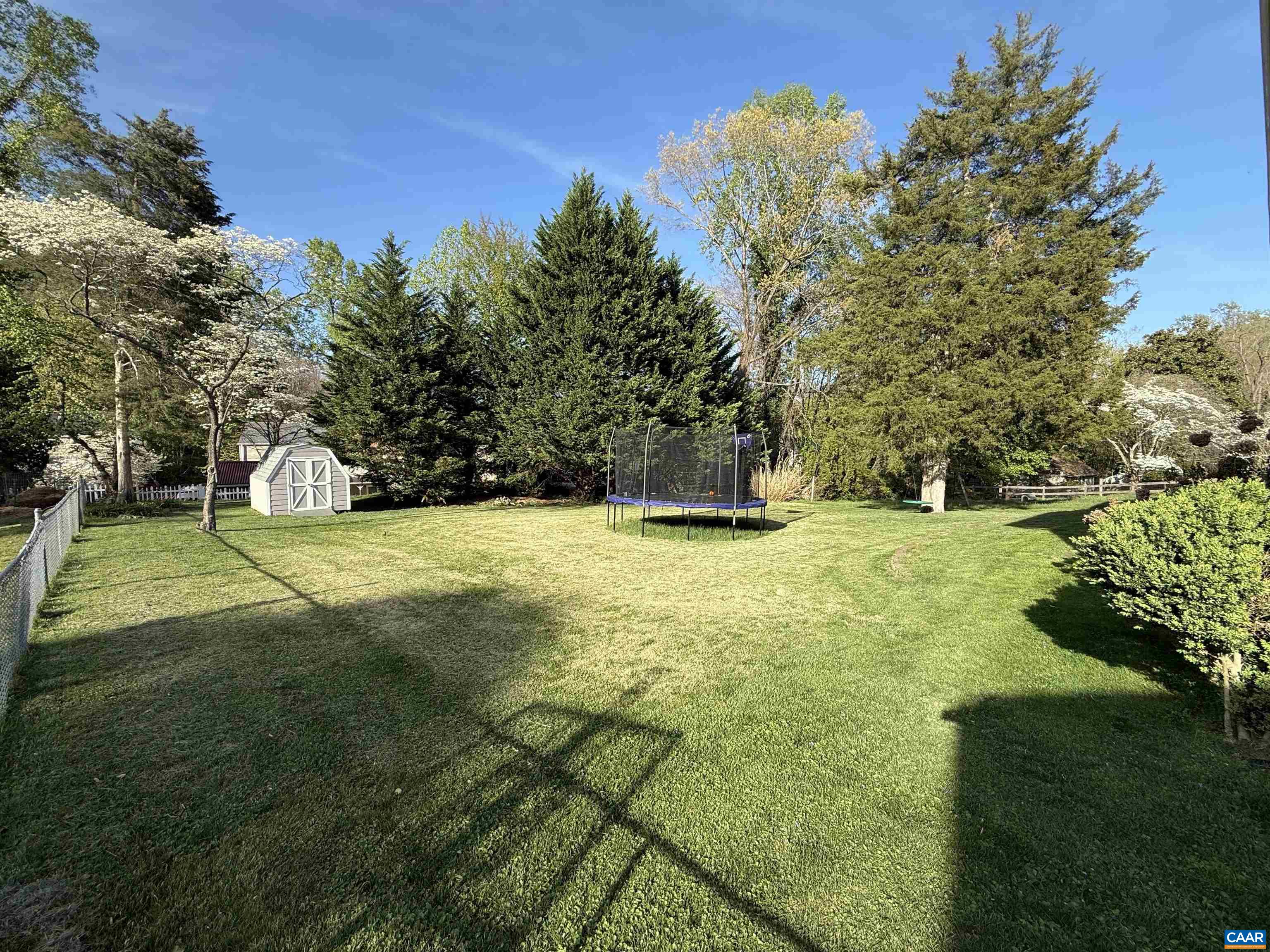 405 MOSELEY DR