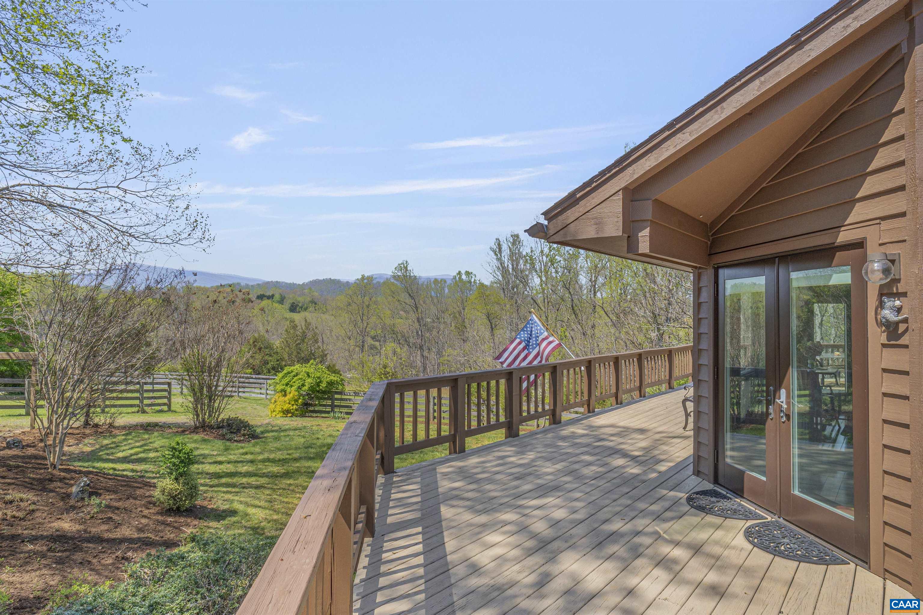 131 MIMOSA LN
