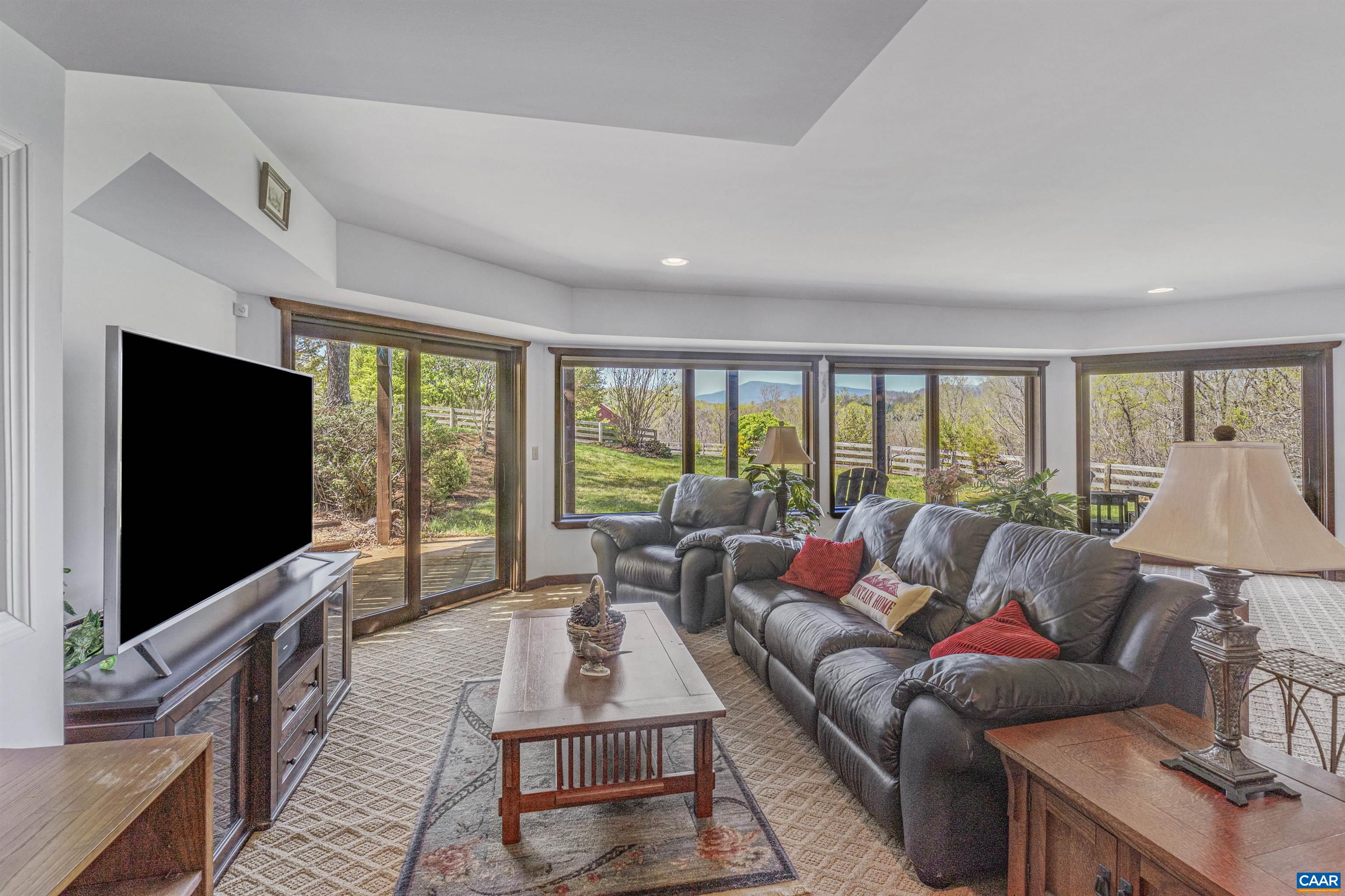 131 MIMOSA LN