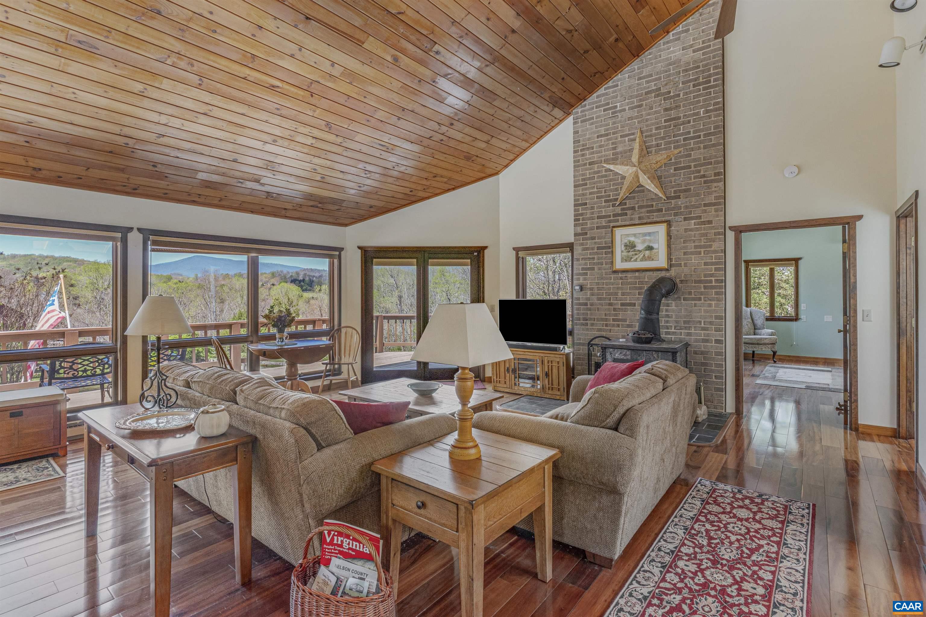 131 MIMOSA LN