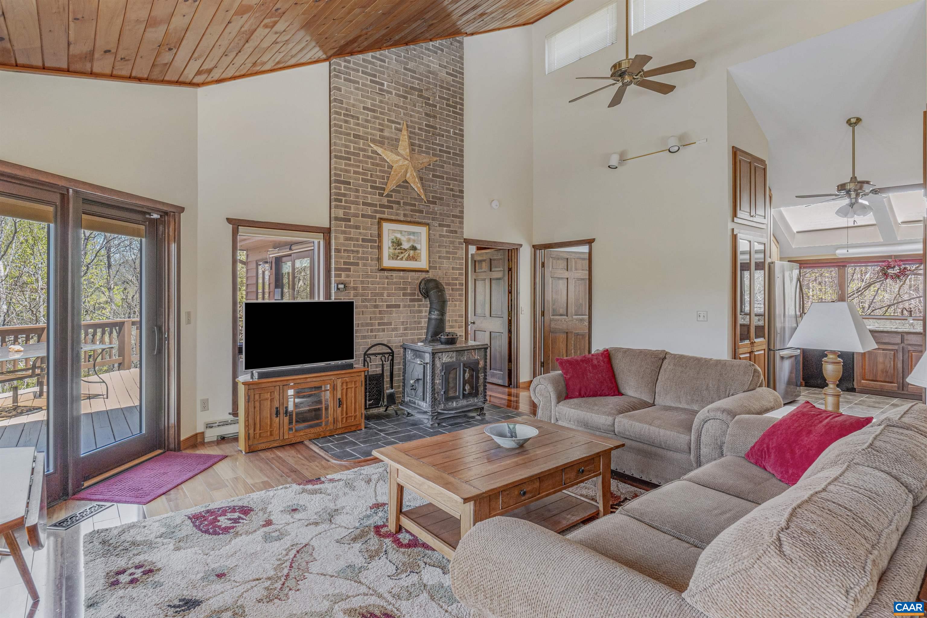 131 MIMOSA LN