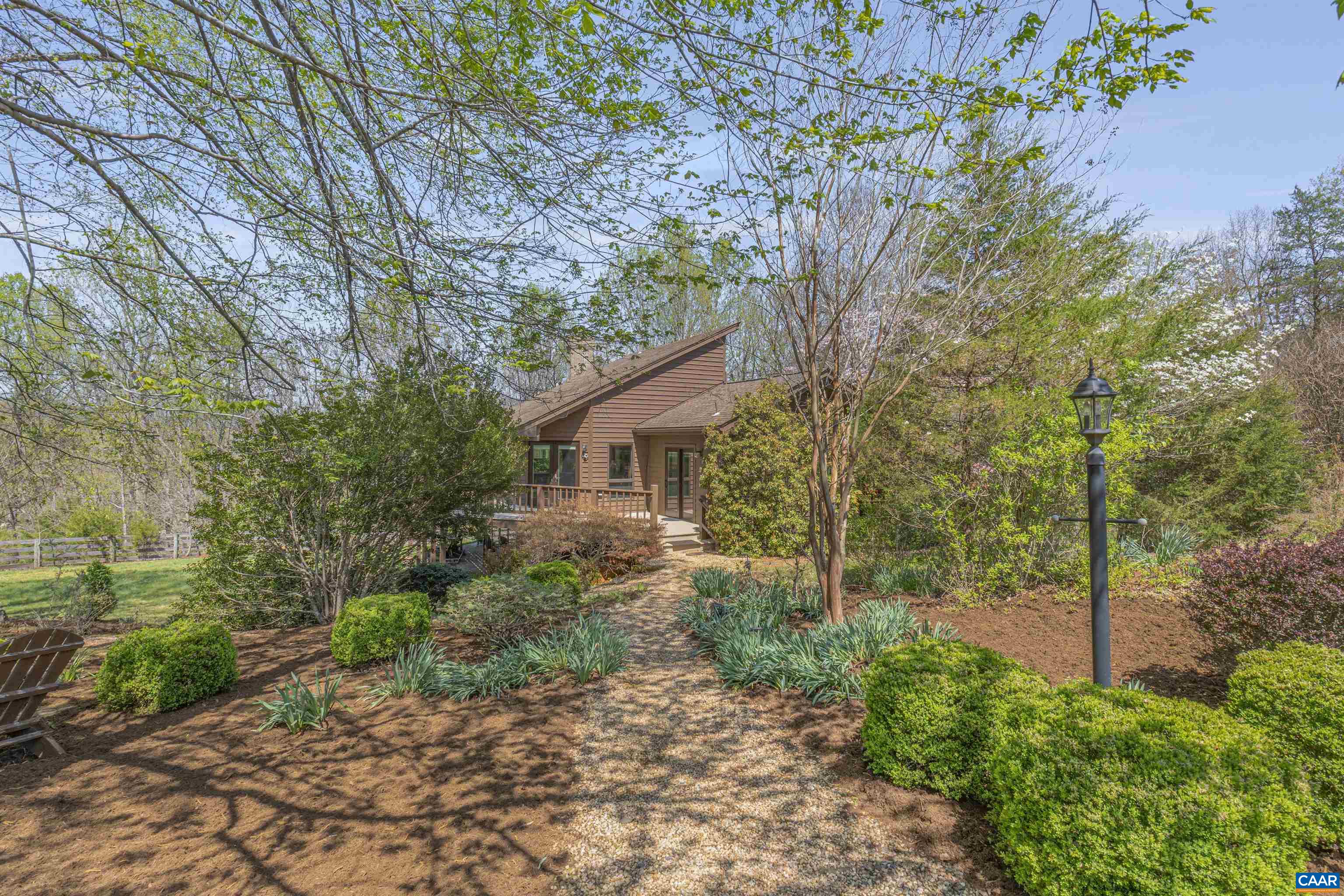 131 MIMOSA LN