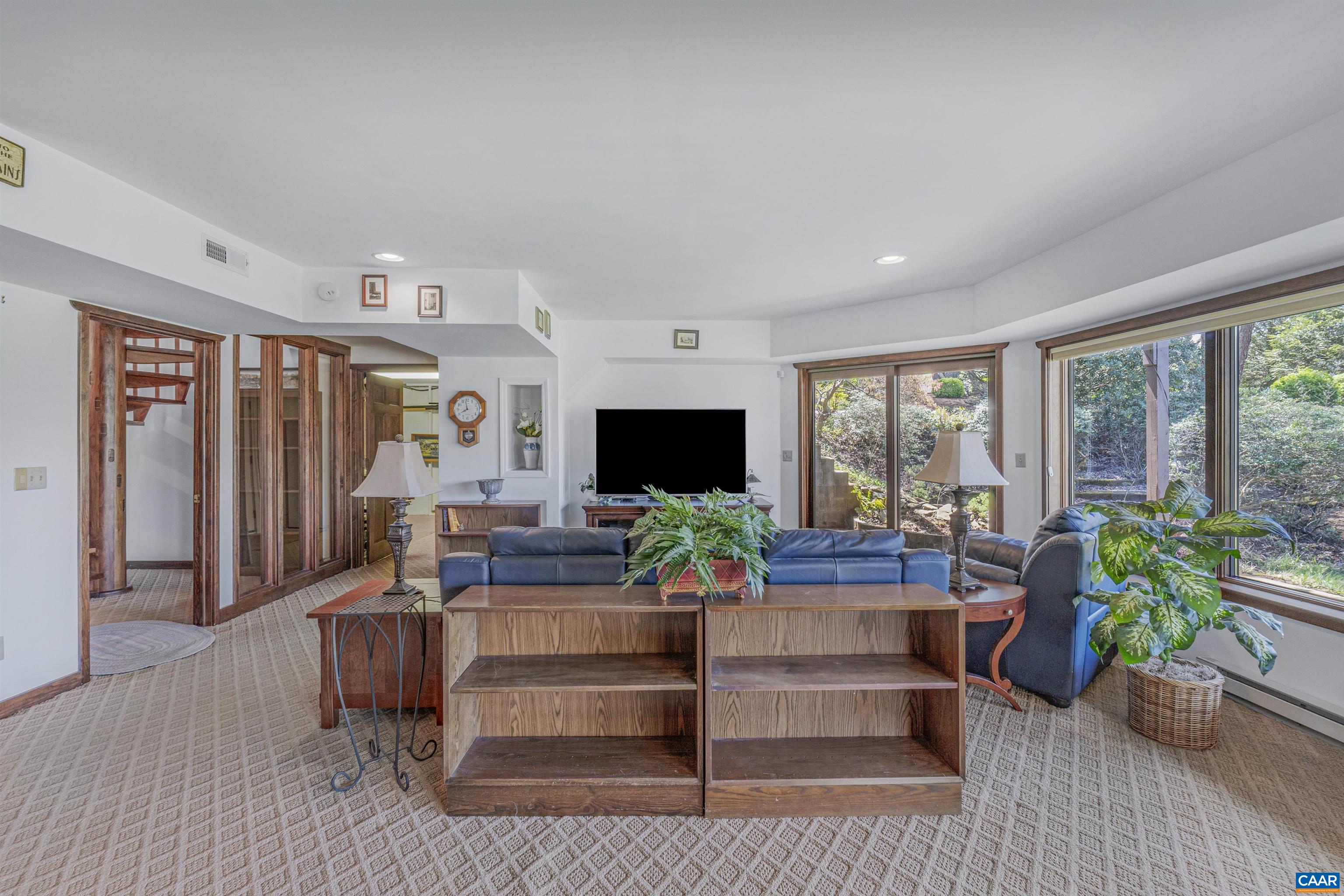 131 MIMOSA LN