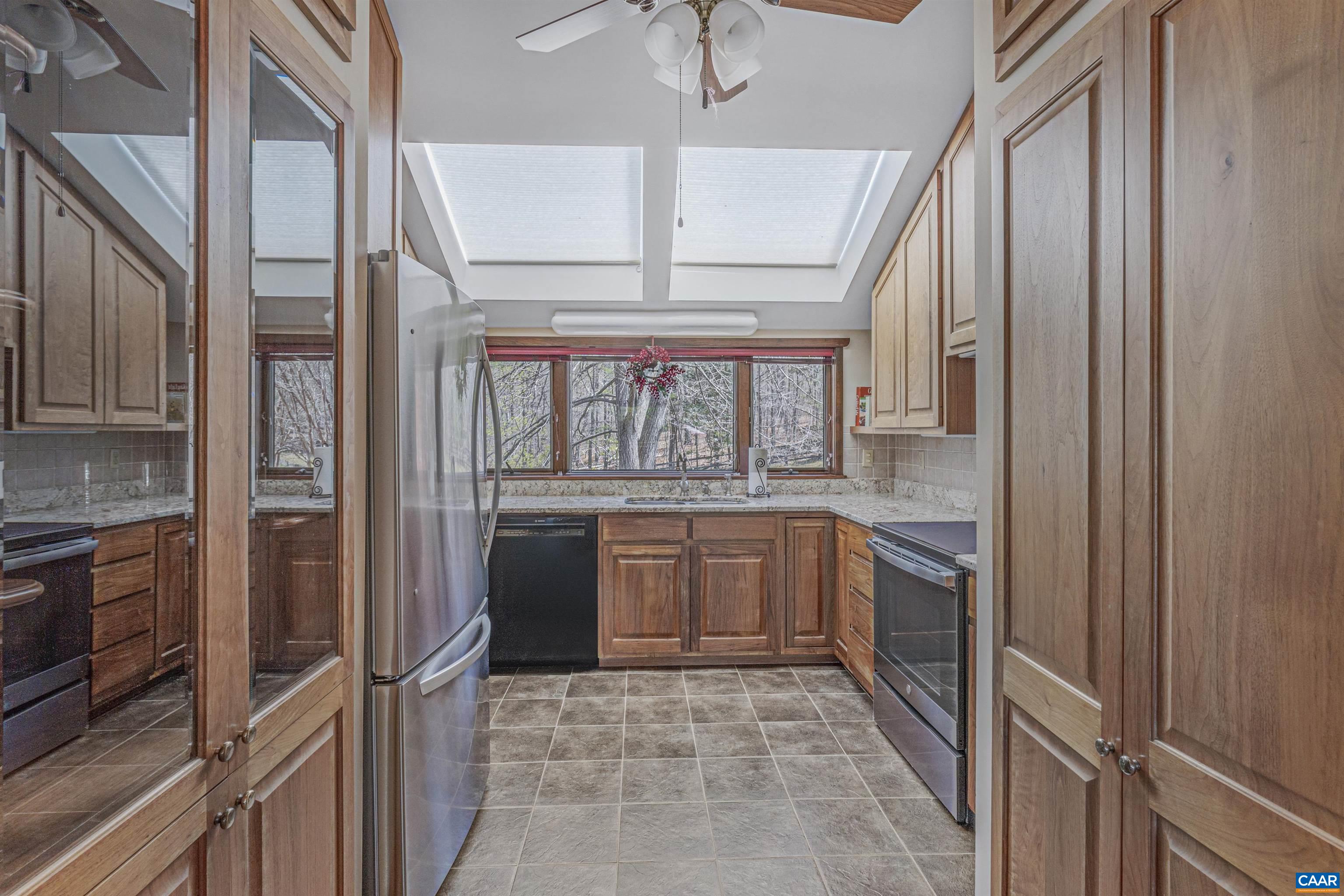 131 MIMOSA LN