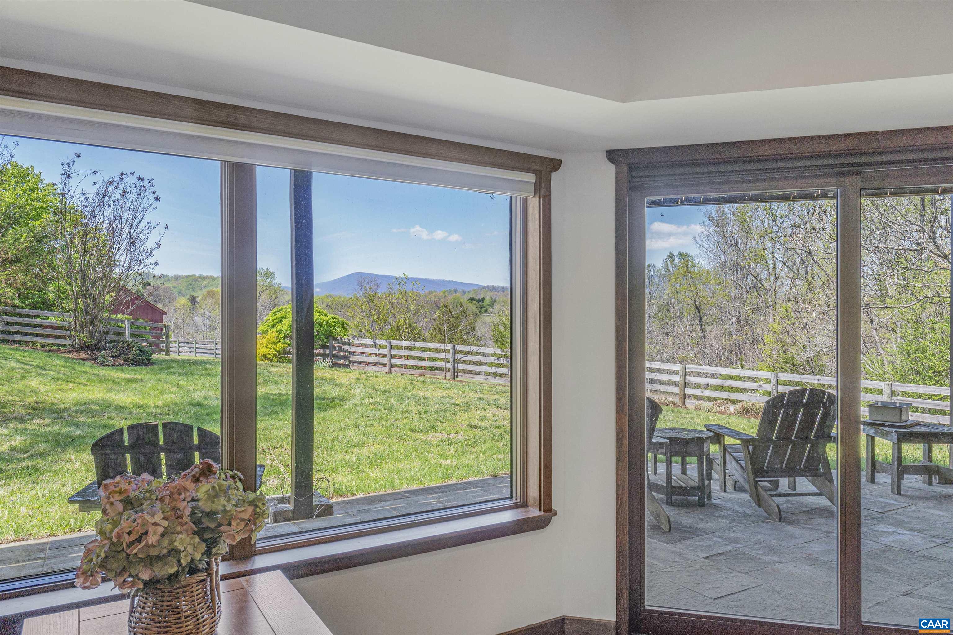 131 MIMOSA LN