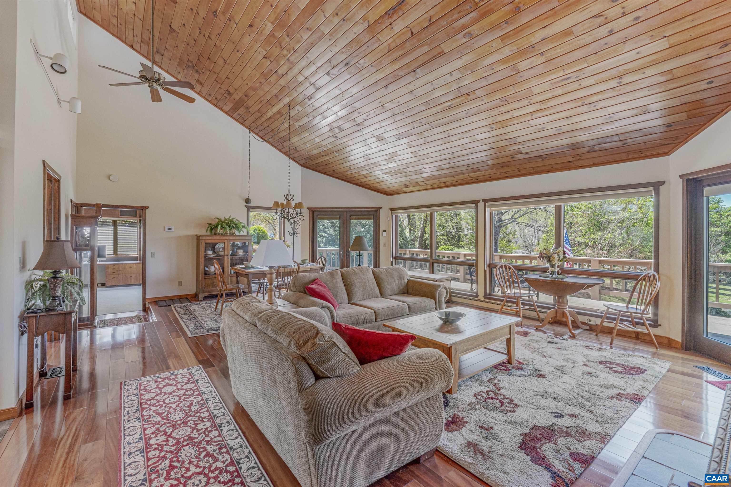 131 MIMOSA LN
