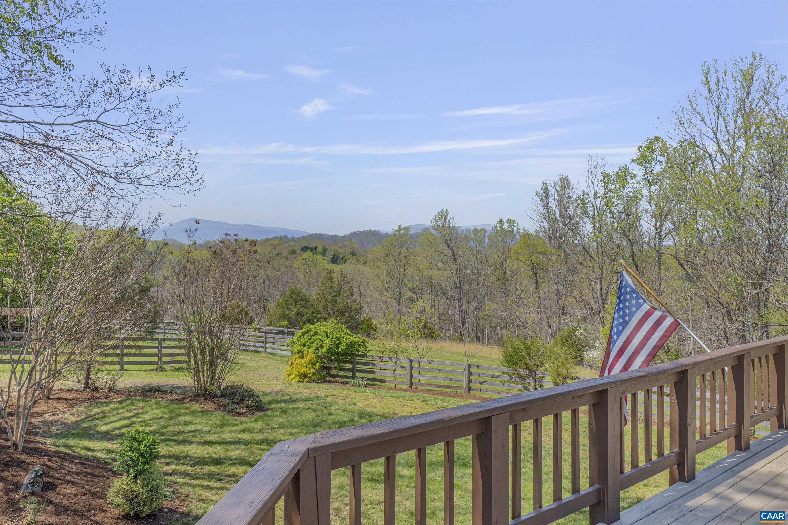 131 MIMOSA LN