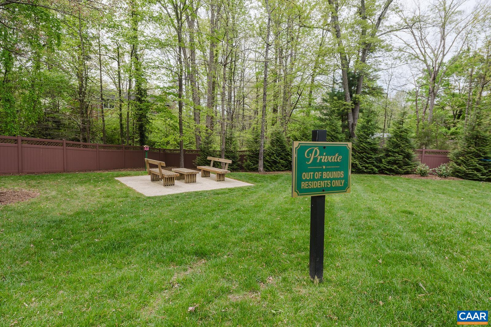 2763 TOWN MEWS LN