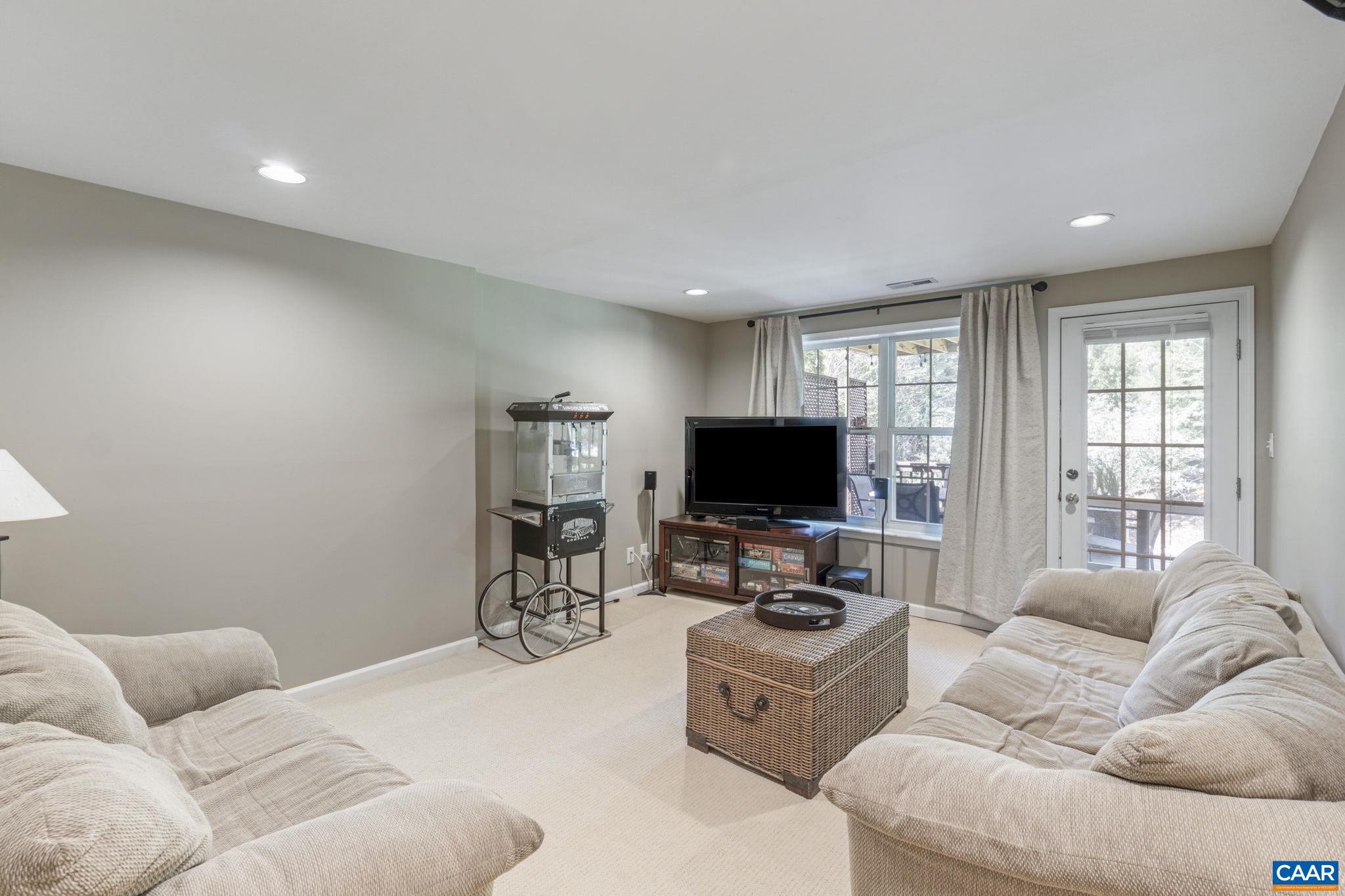 1513 CHERRY BARK LN