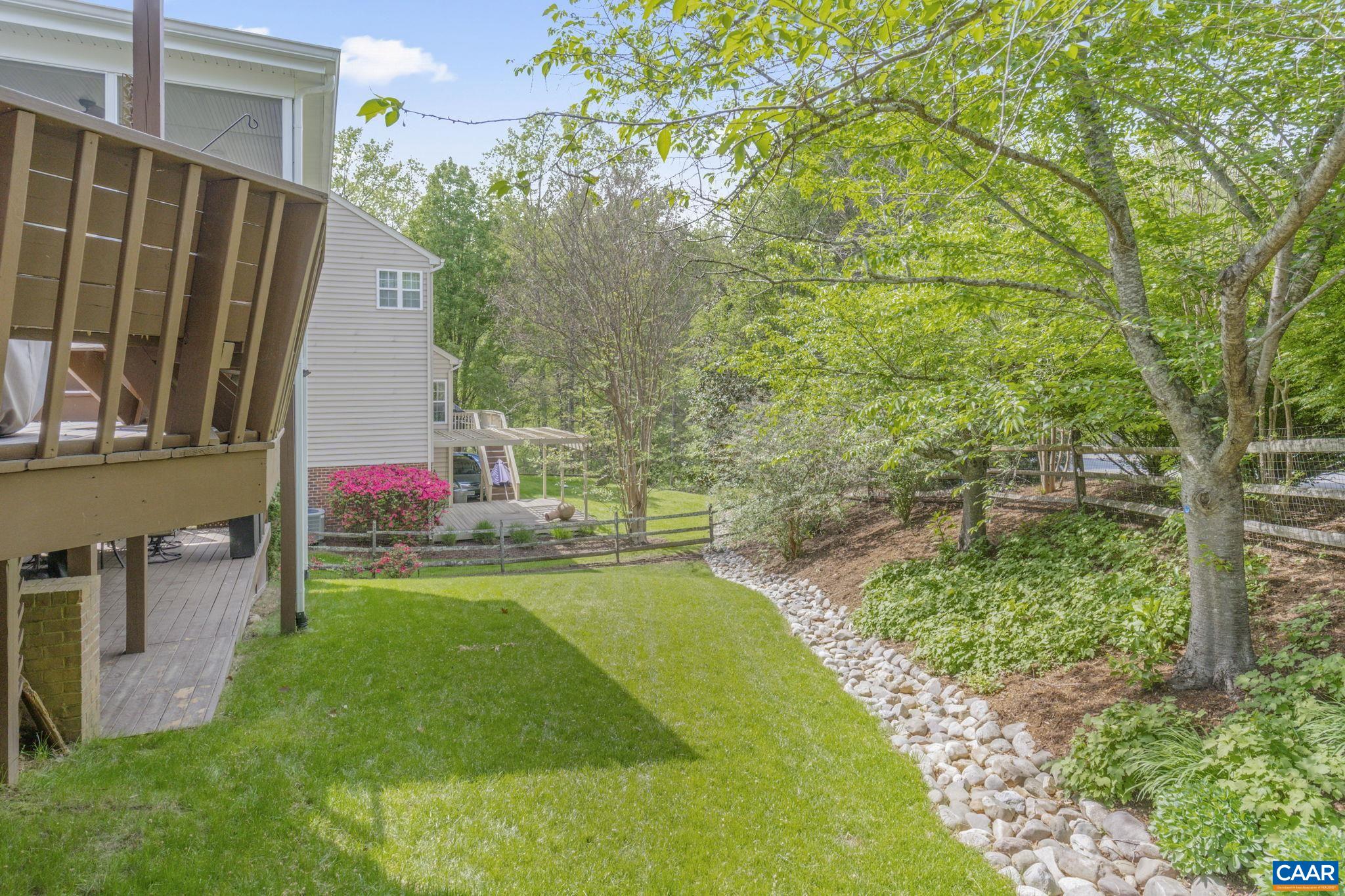1513 CHERRY BARK LN