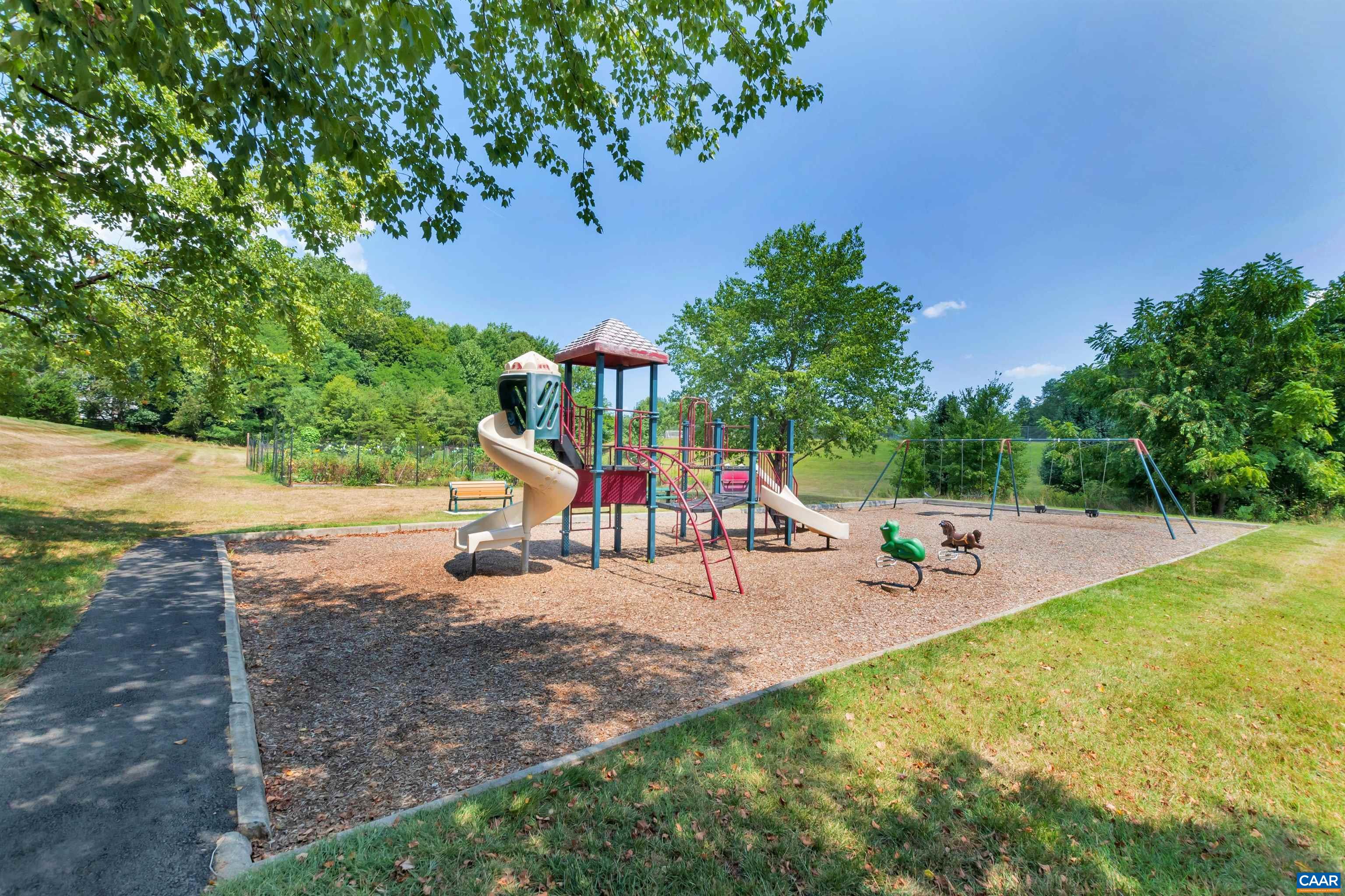 1513 CHERRY BARK LN