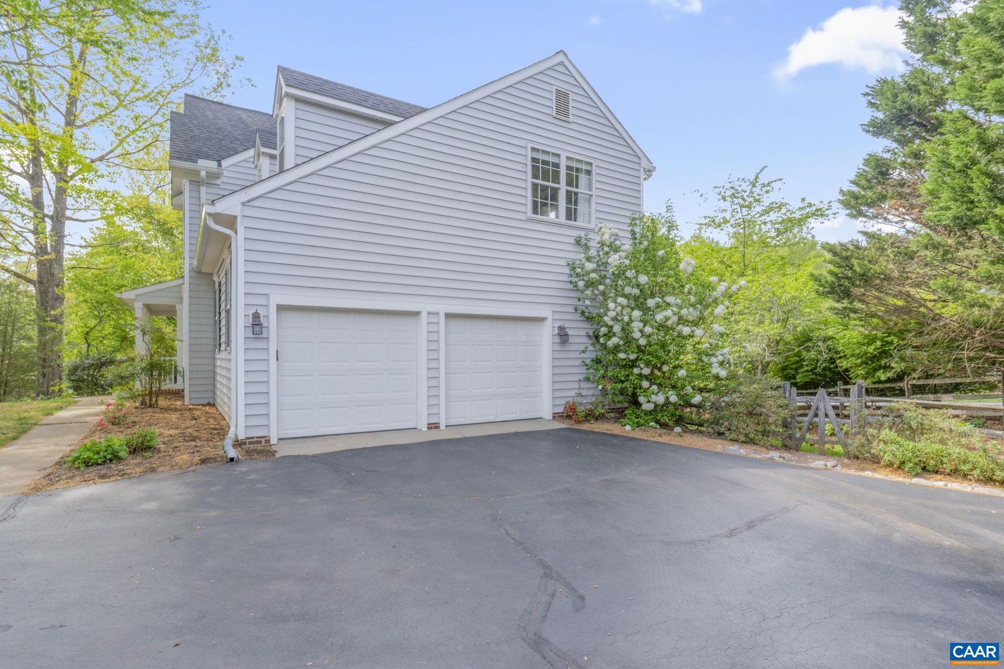 1513 CHERRY BARK LN