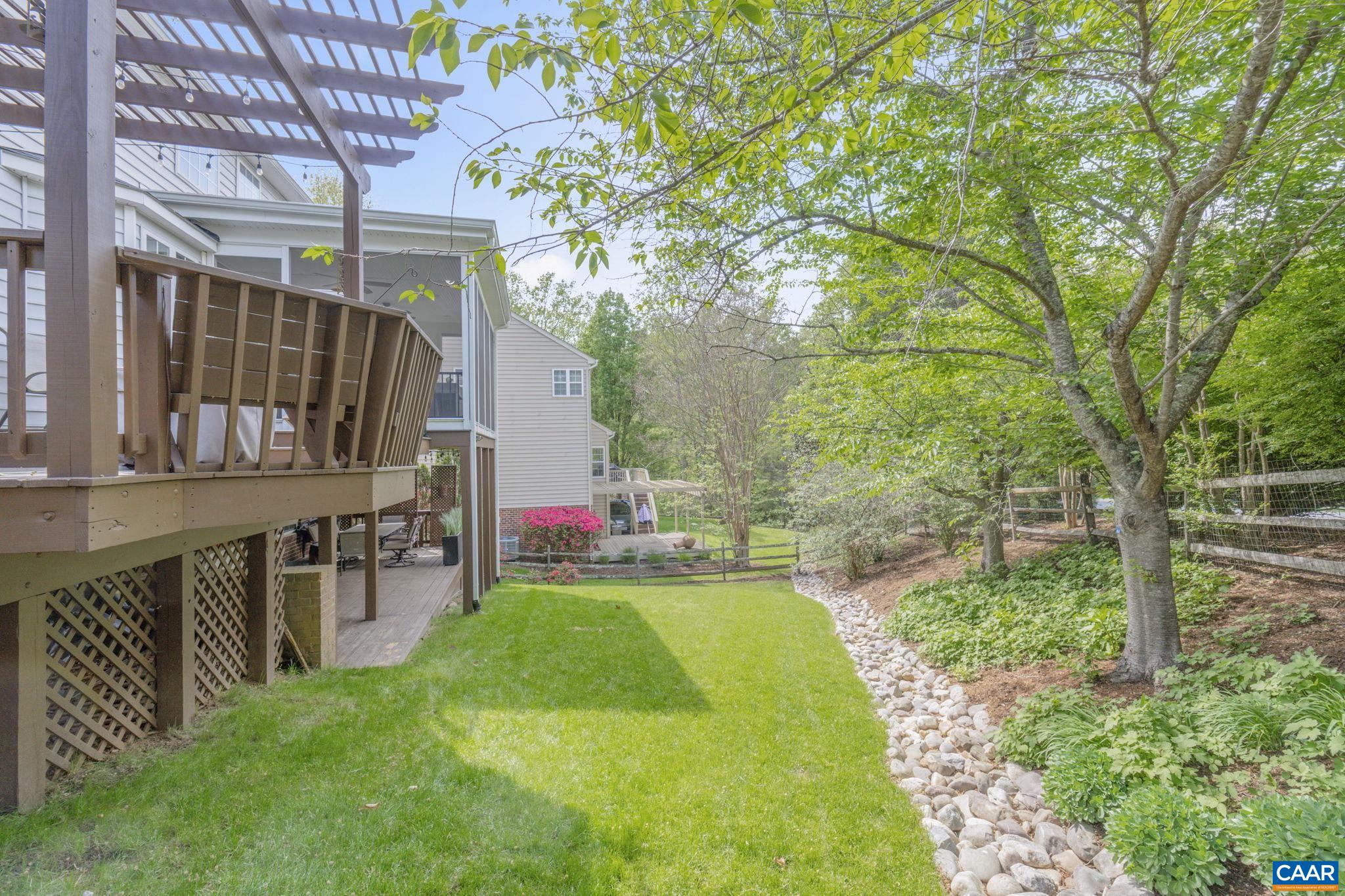 1513 CHERRY BARK LN