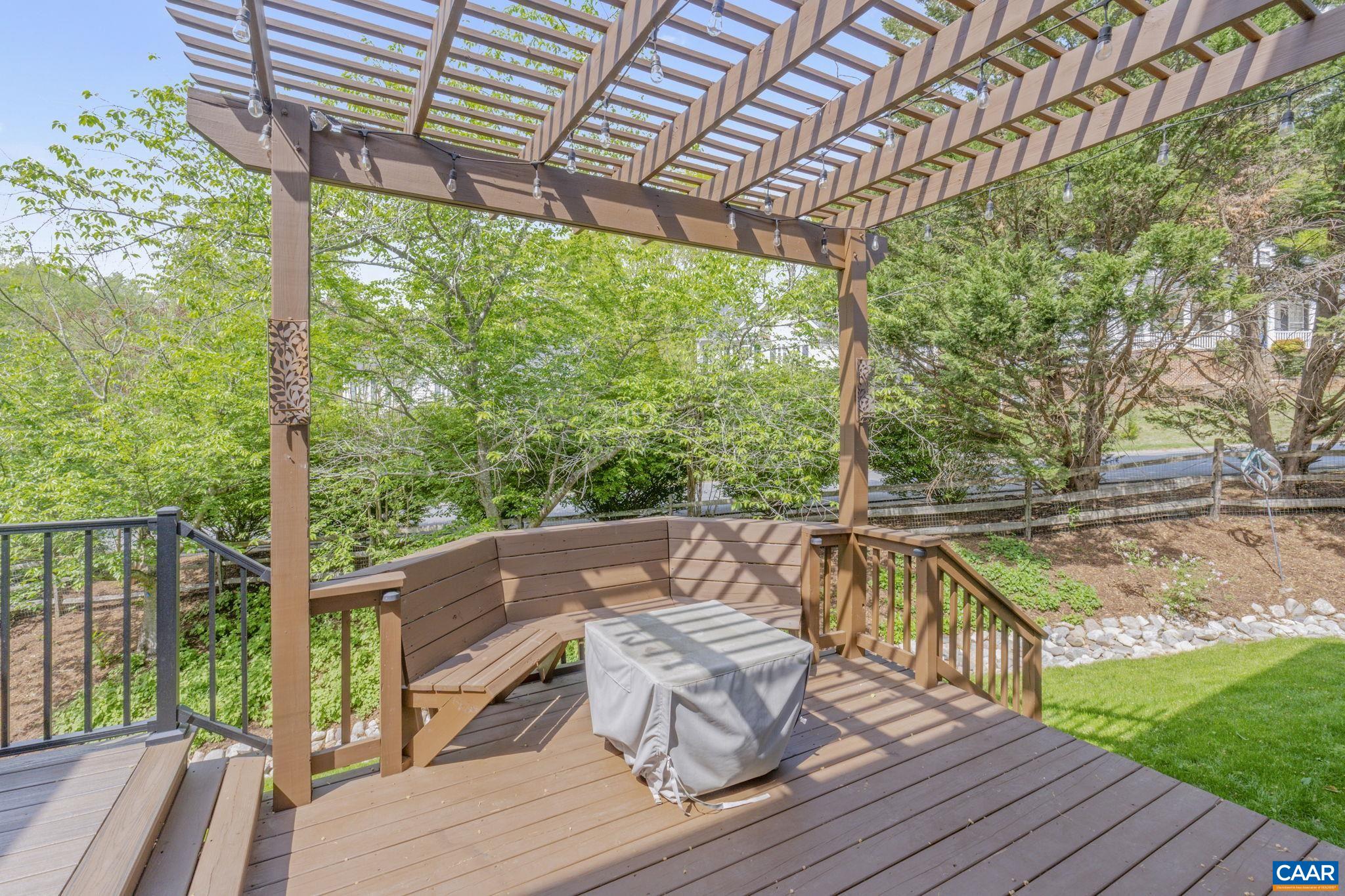 1513 CHERRY BARK LN