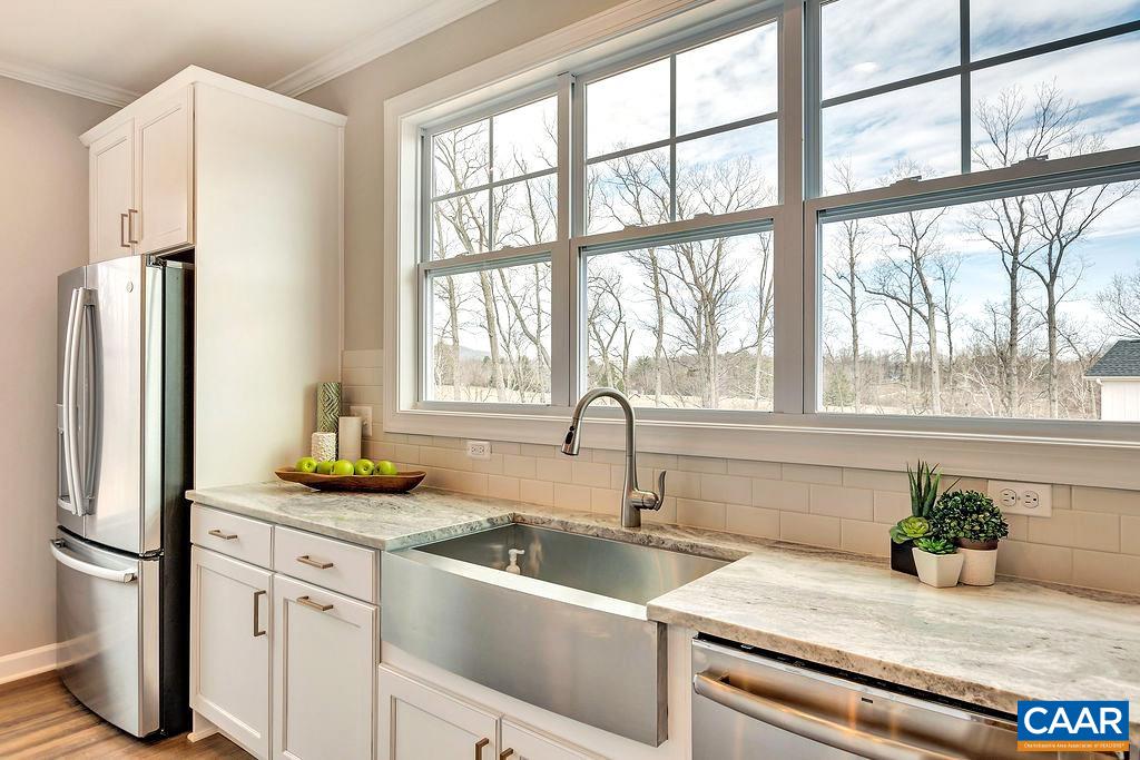 12 STEEP ROCK PL
