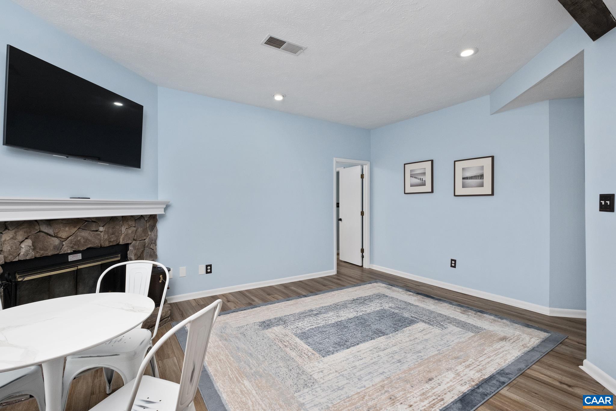 740 LAURELWOOD CONDOS