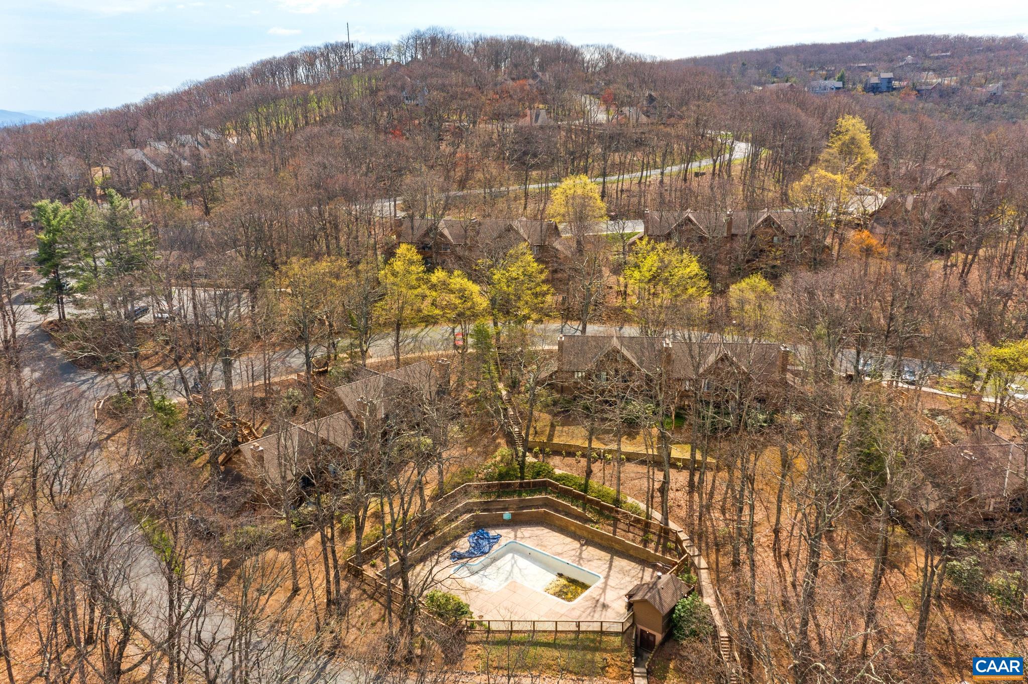 740 LAURELWOOD CONDOS