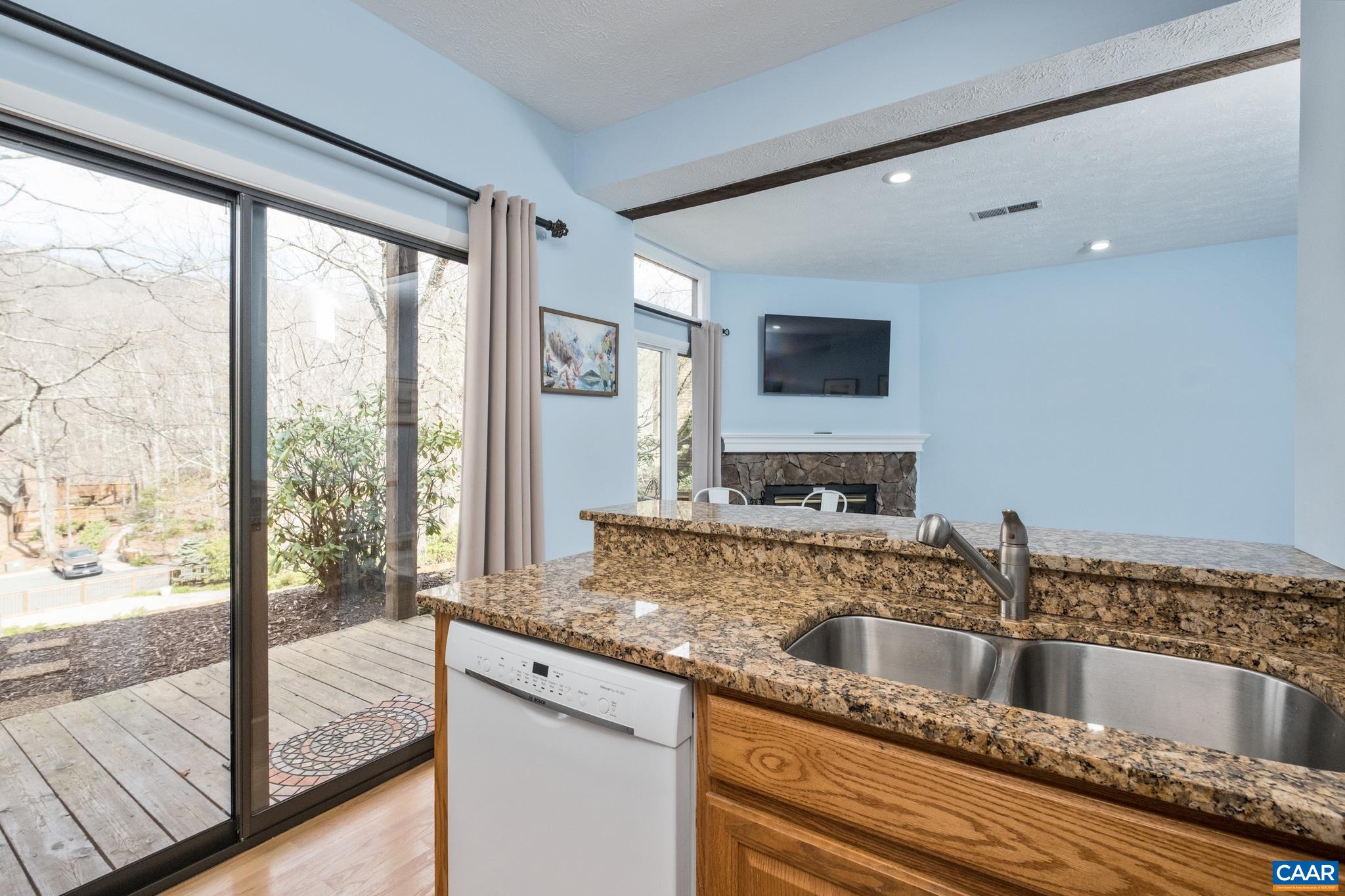 740 LAURELWOOD CONDOS