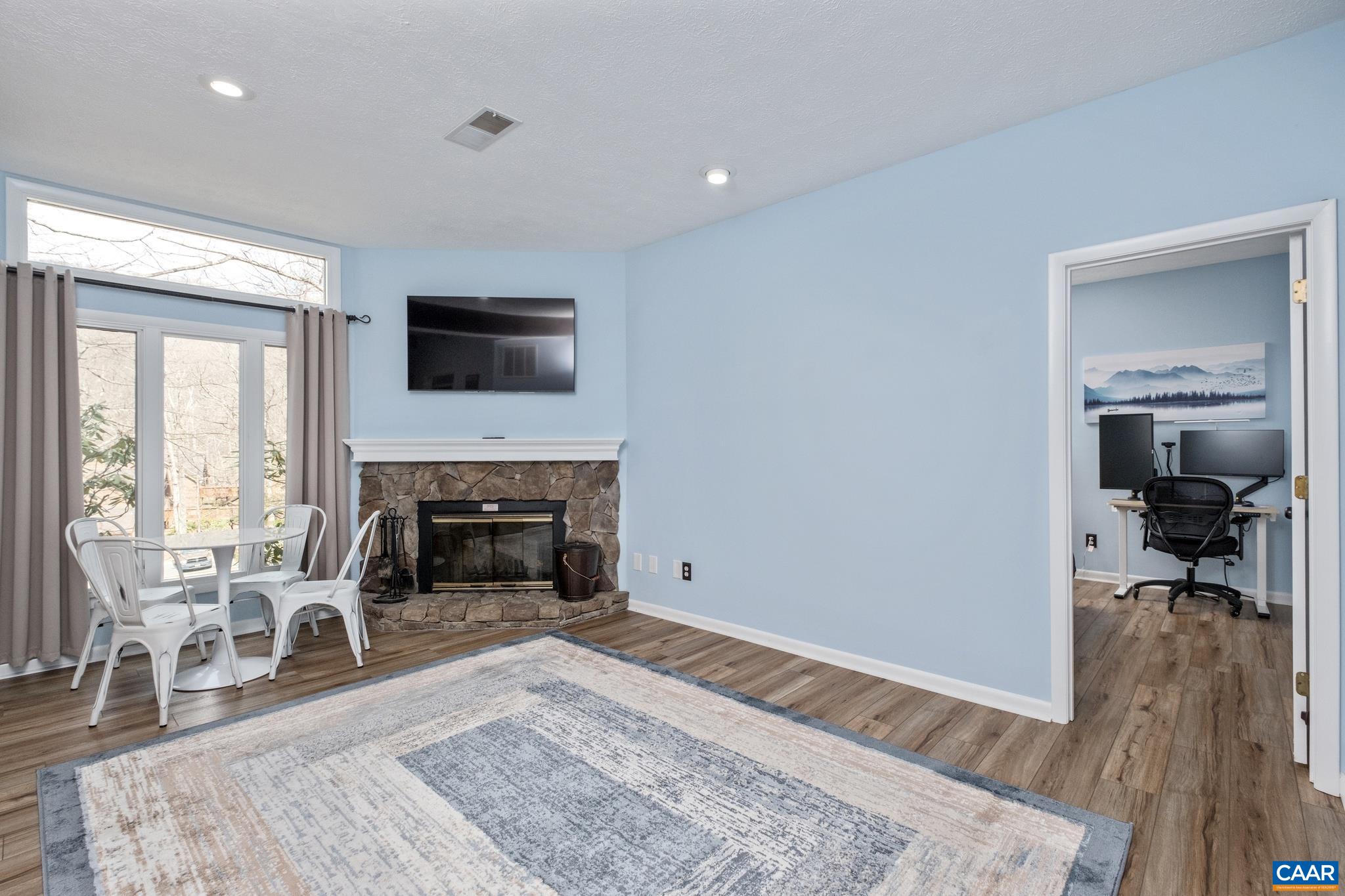 740 LAURELWOOD CONDOS