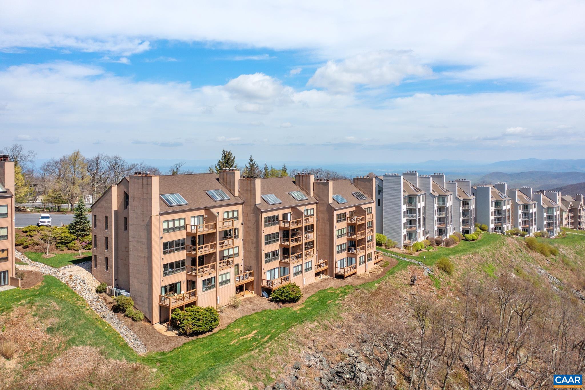 1525 CLIFFS CONDOS