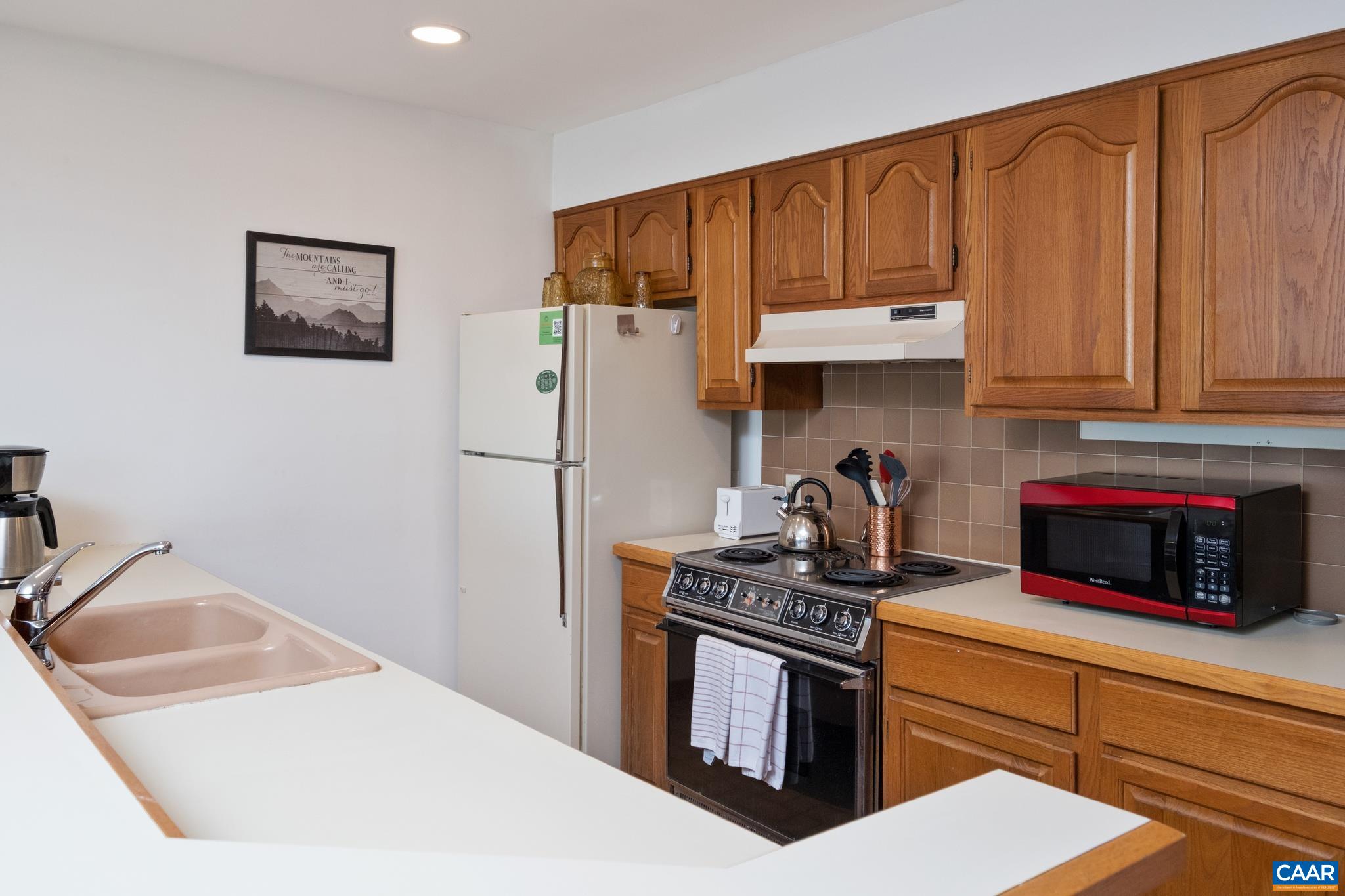 1525 CLIFFS CONDOS