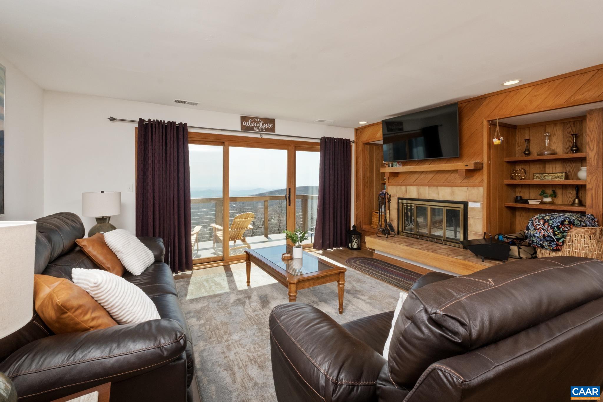1525 CLIFFS CONDOS