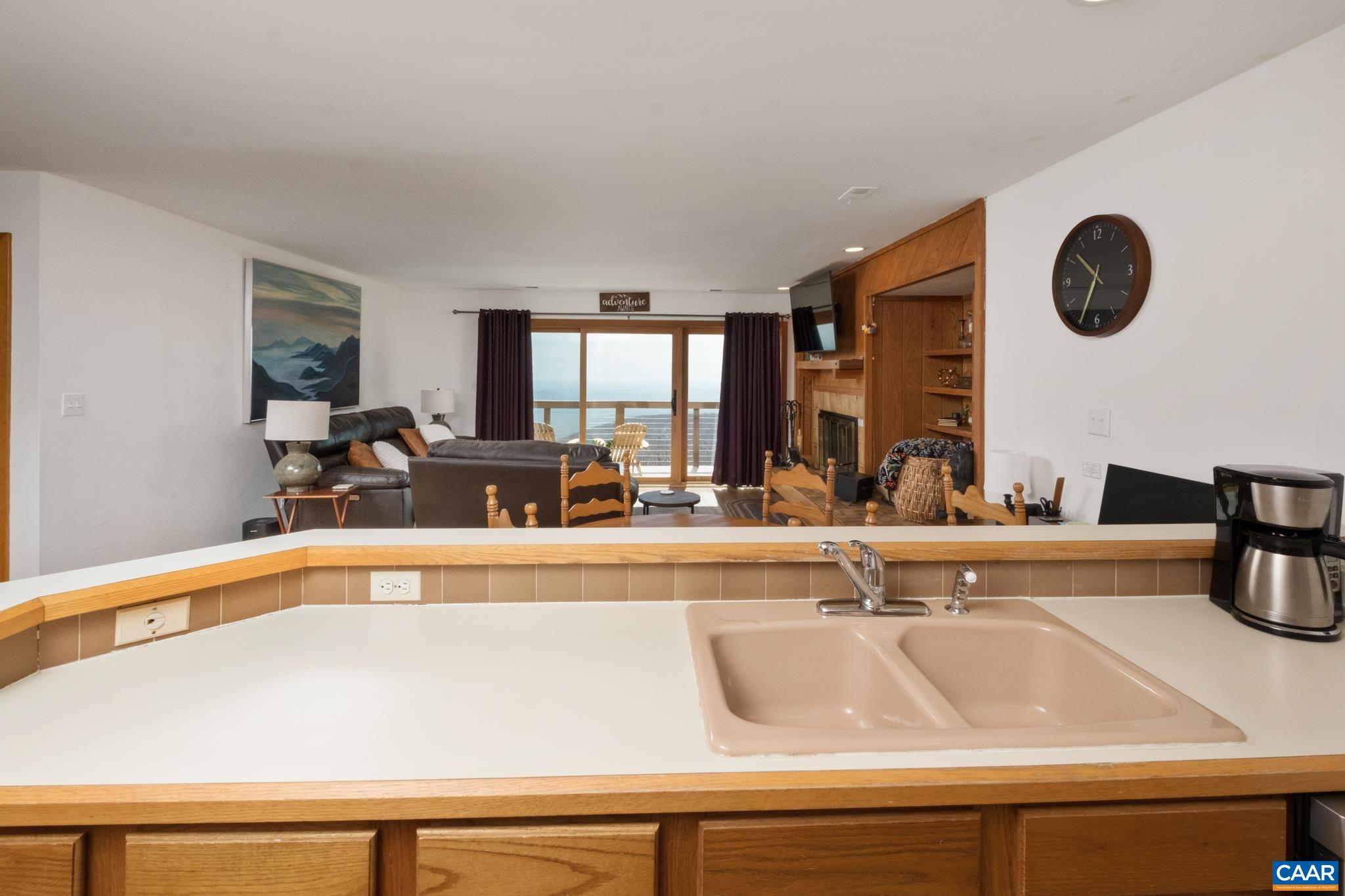 1525 CLIFFS CONDOS