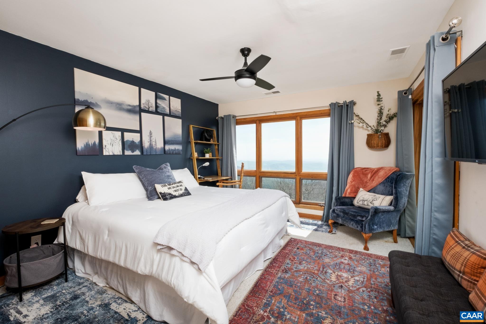 1525 CLIFFS CONDOS