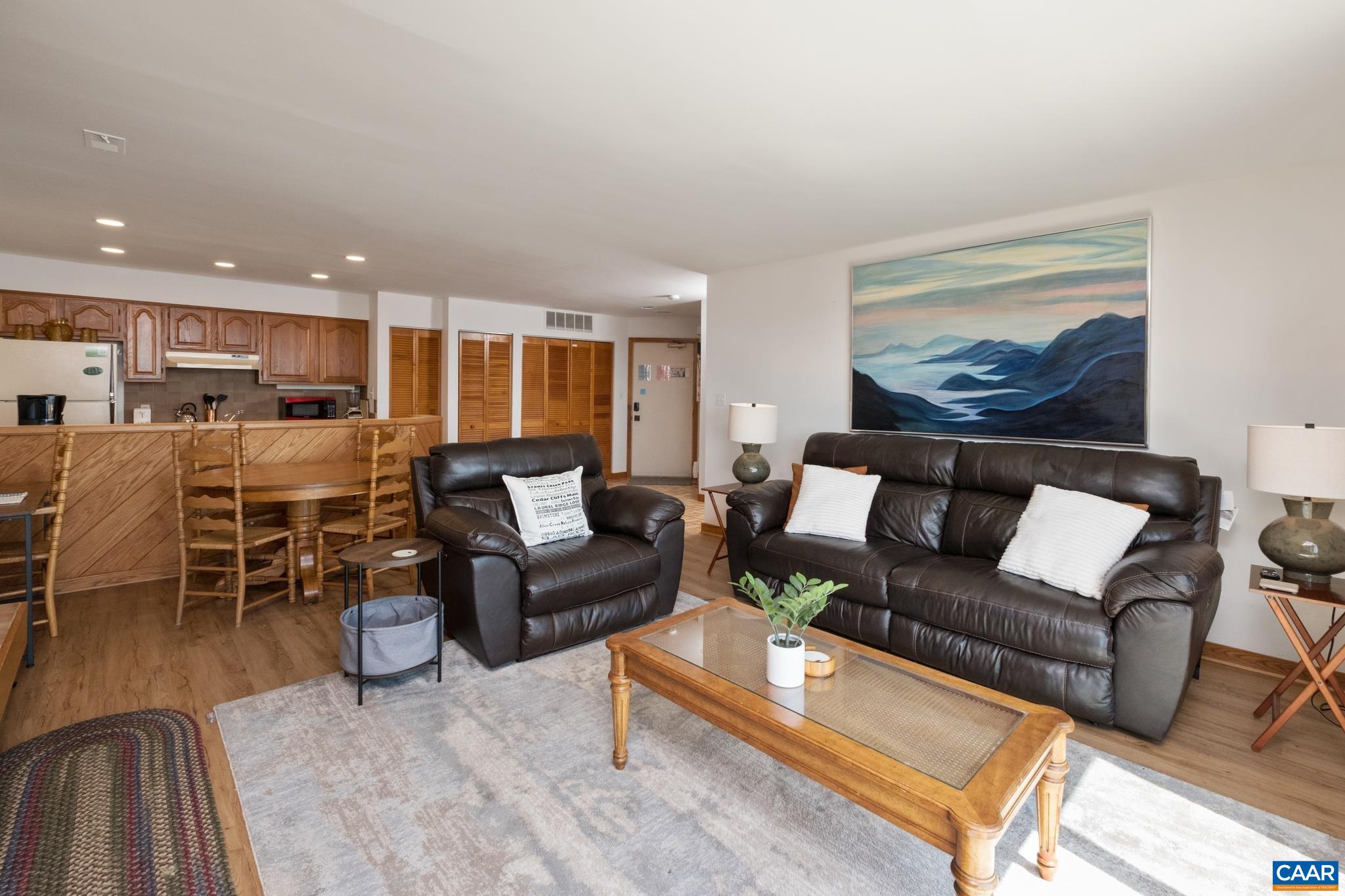 1525 CLIFFS CONDOS