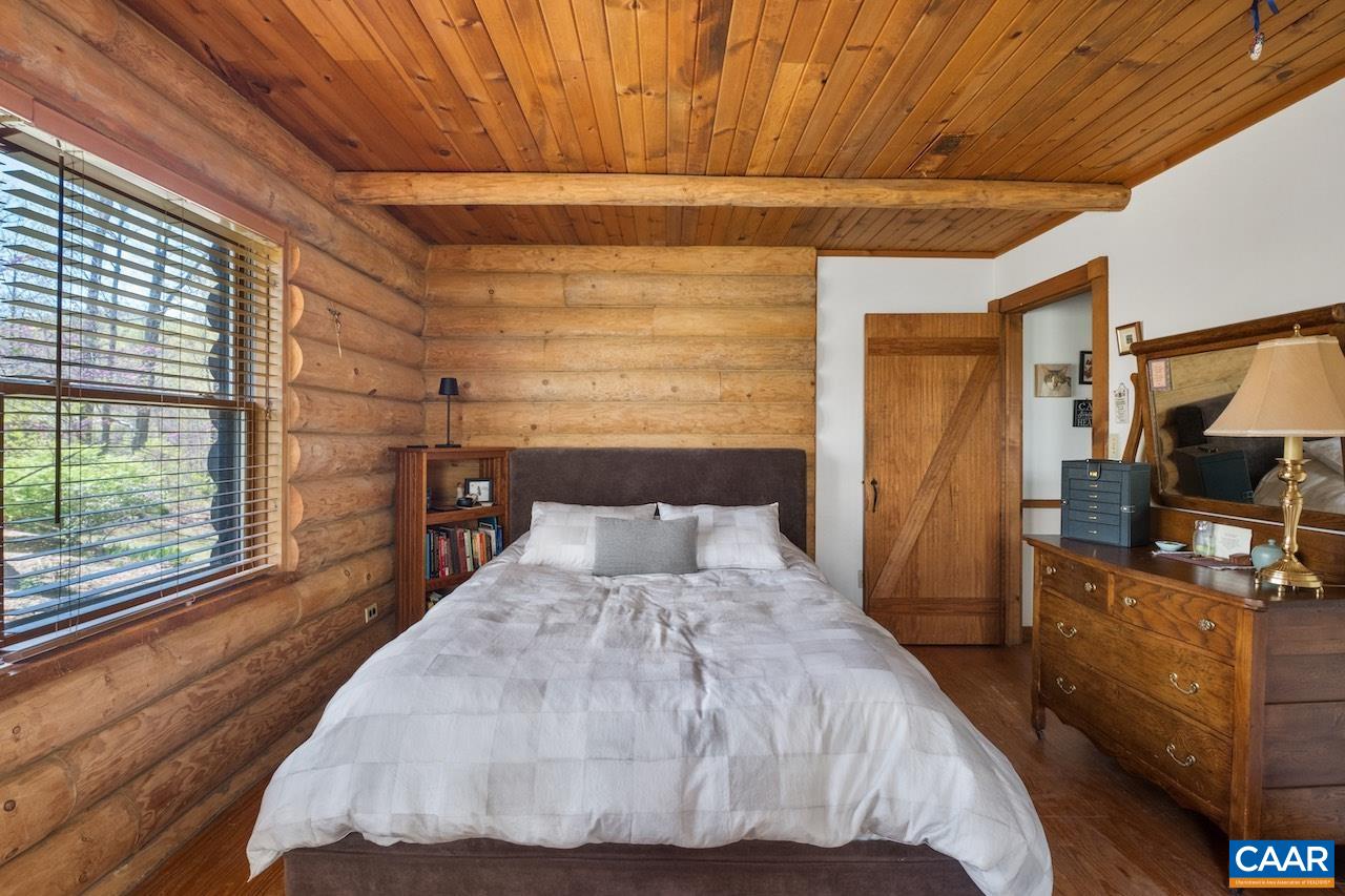 329 BEAR RIDGE TRL